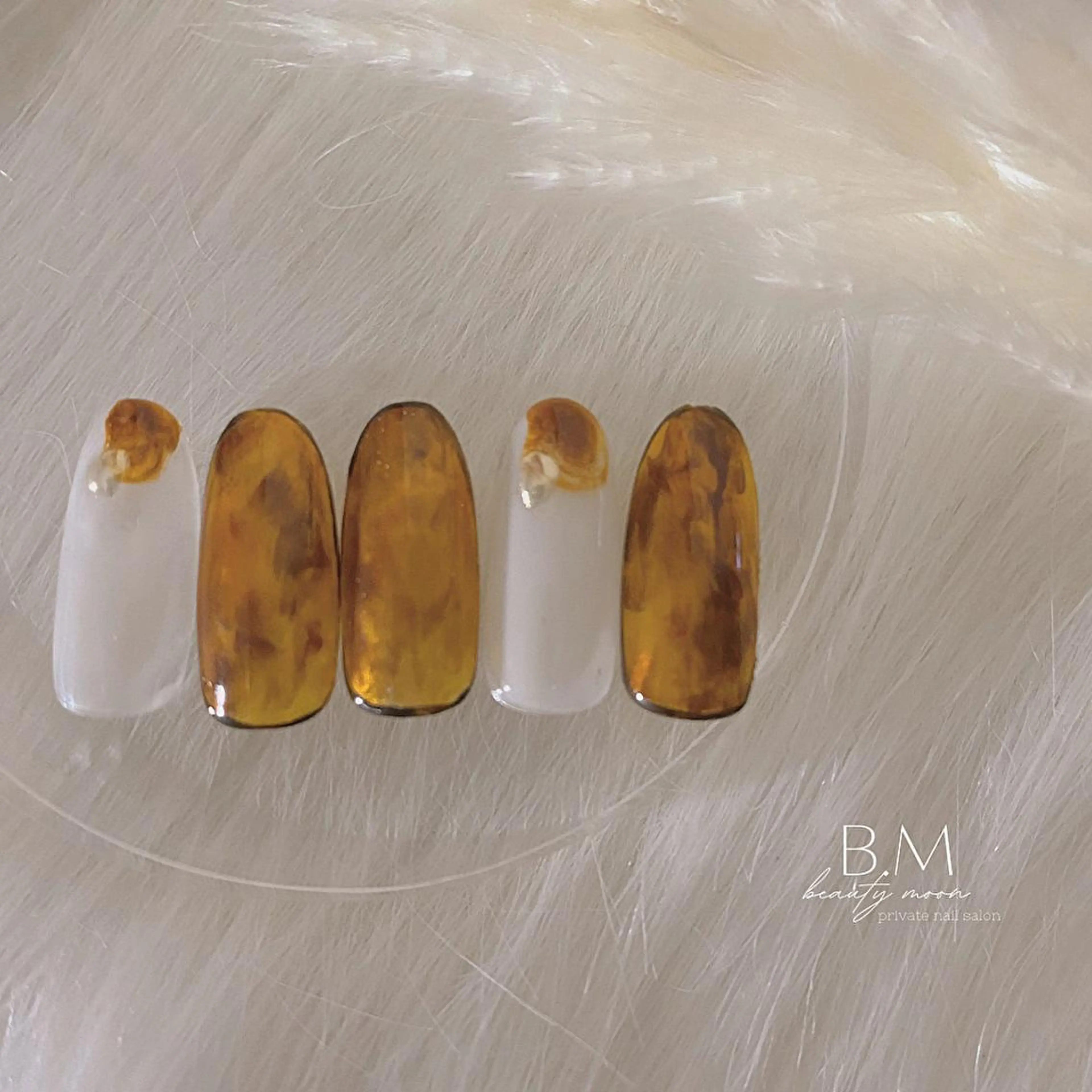 ネイル アートネイル べっ甲ネイル ネイルチップ beauty ☪︎moonのネイルデザイン