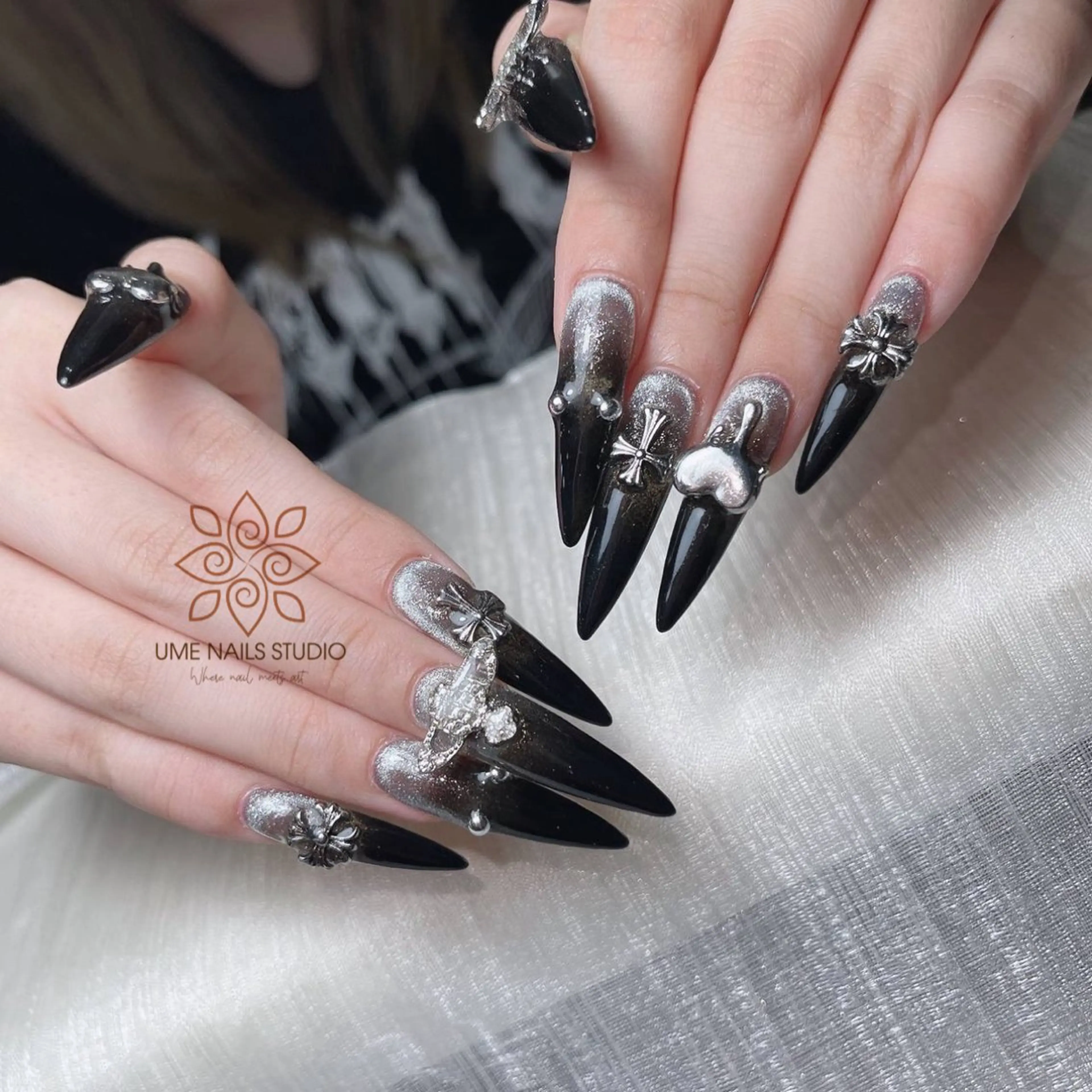 ネイル チークネイル クリアネイル ガーリー キラキラネイル 韓国ネイル ハンドネイル Ume Nail Studioのネイルデザイン