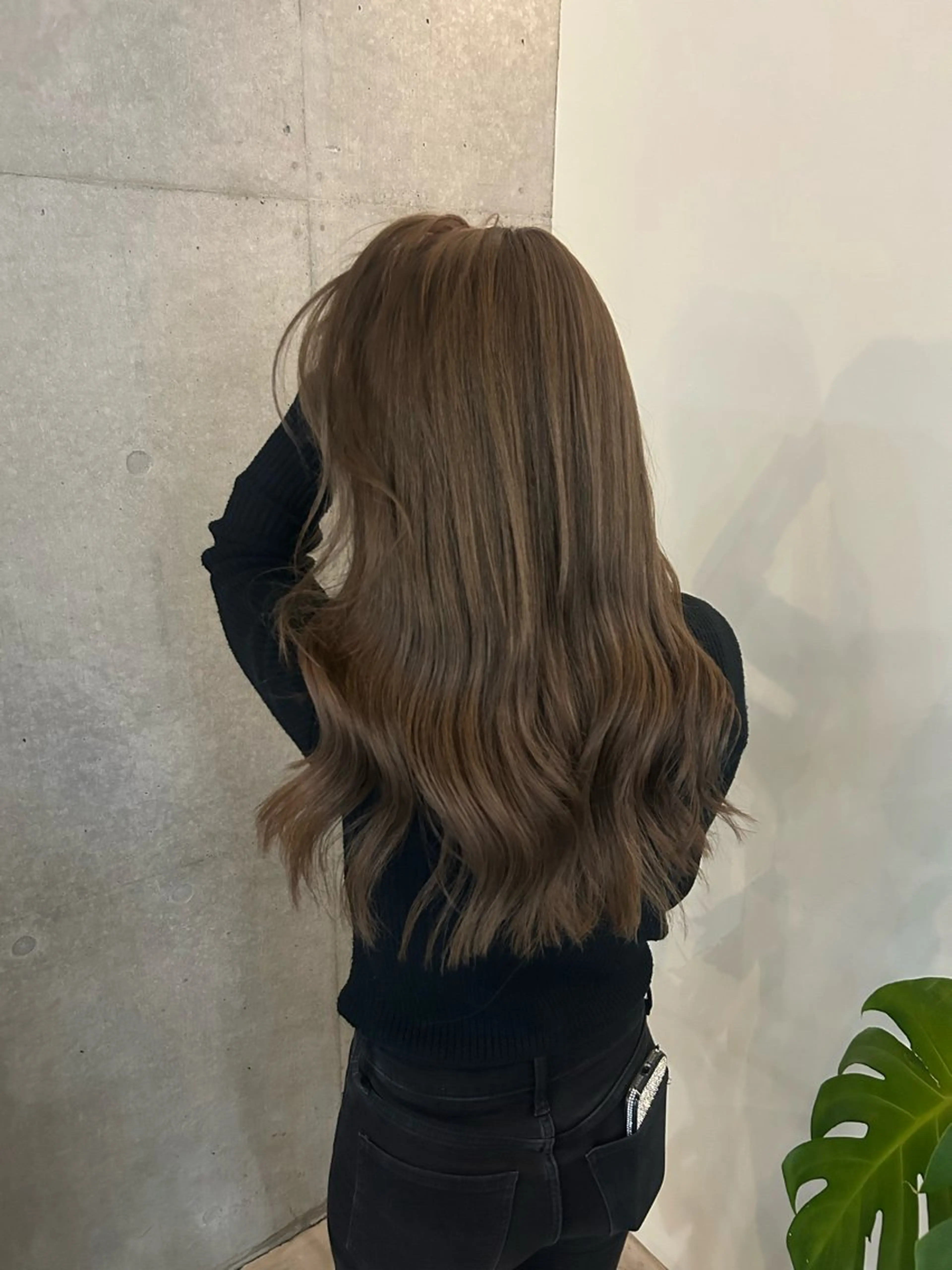 ロング カラー ブリーチ ヘアカラー ルーツカラー/暖色カ ラー/EMIRI🍀のヘアスタイル