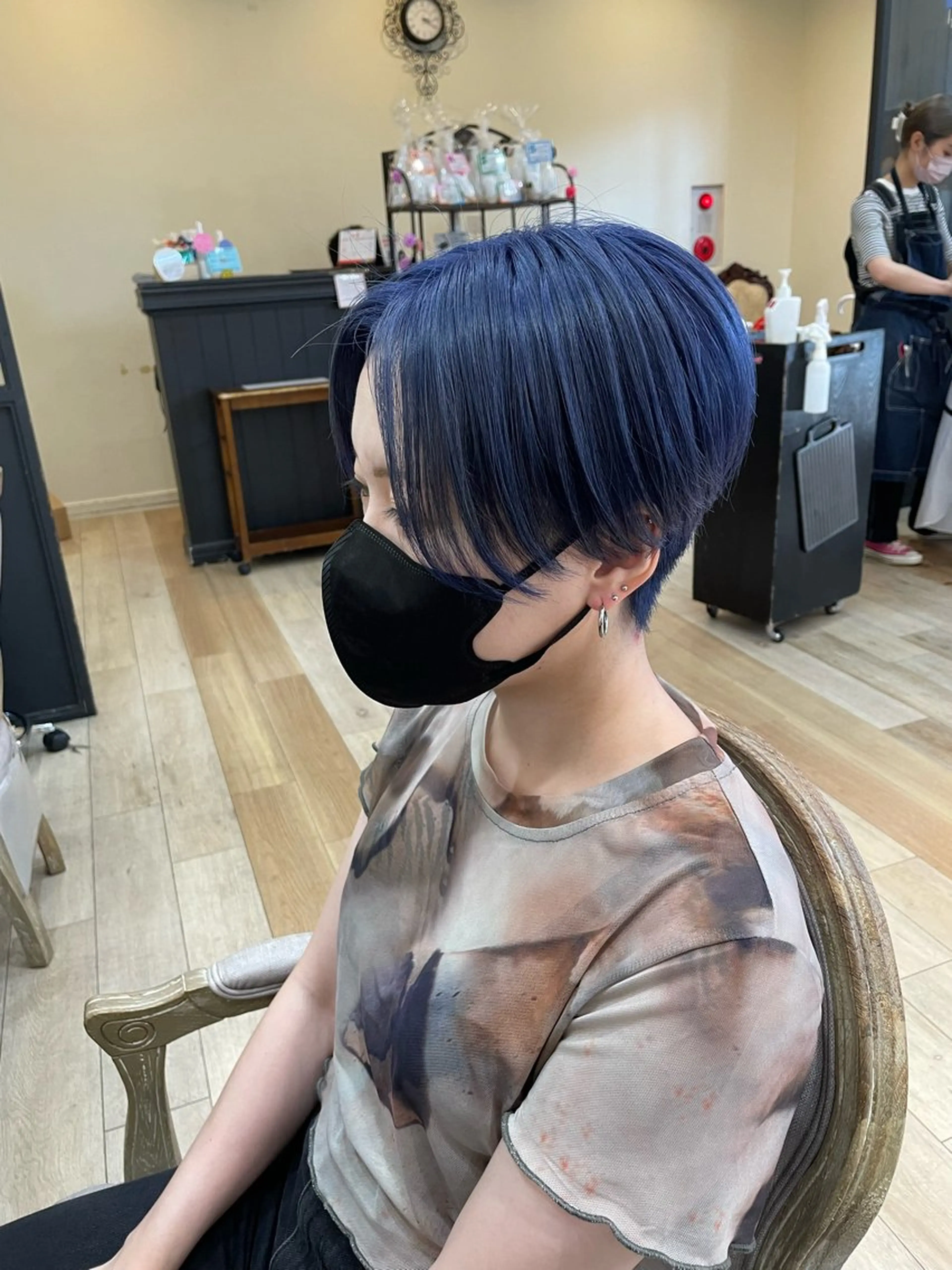 ショート カラー 生尾 虹水のヘアスタイル