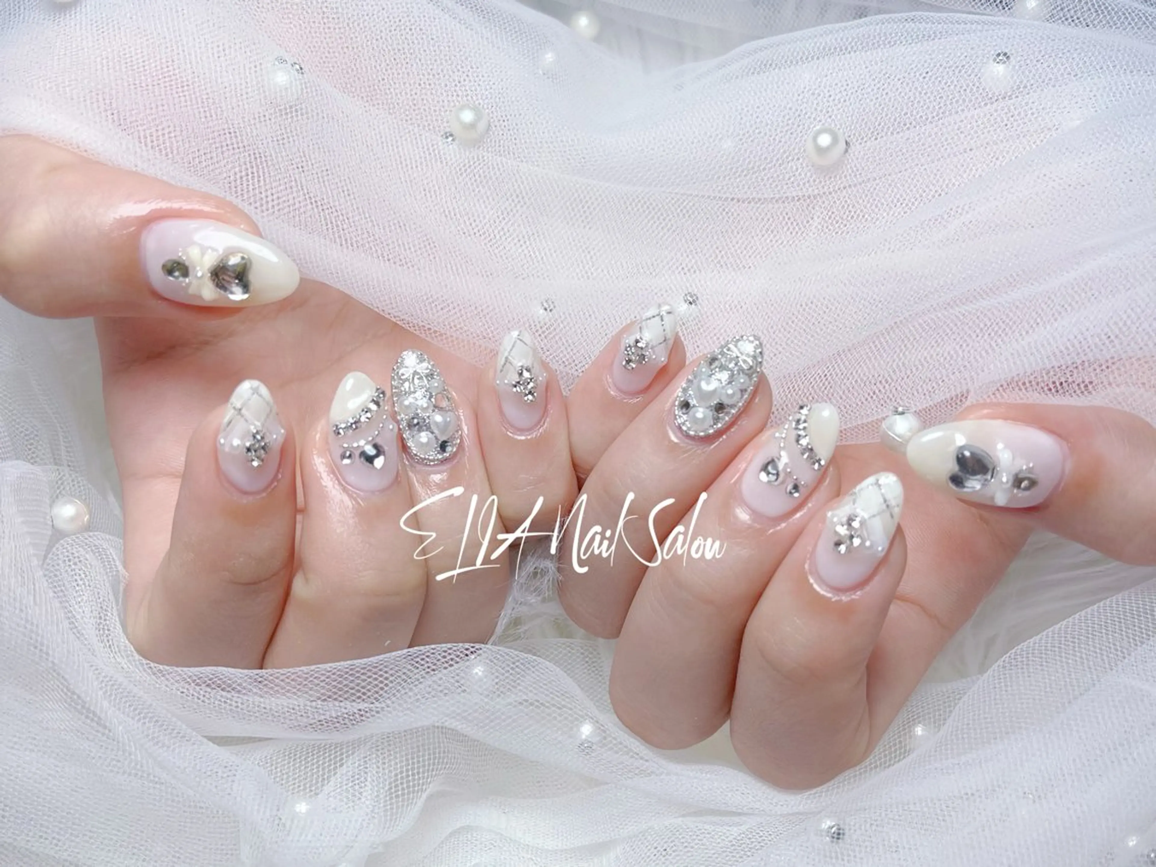 ミディアム ハンドネイル ELIA【エリア】 nailsalonのネイルデザイン