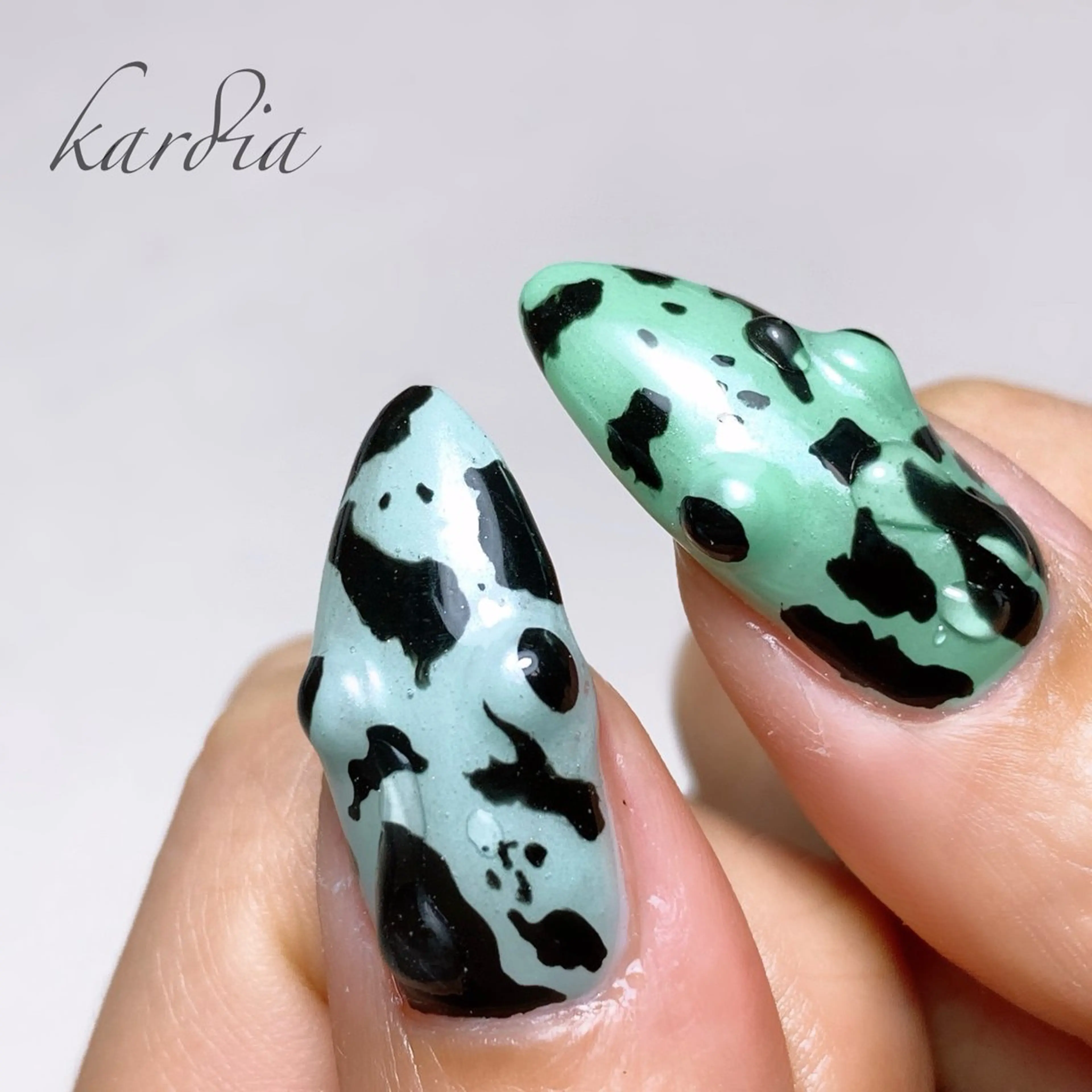 ネイル ハンドネイル καρδιά -ｶﾙﾃﾞｨｱ-のネイルデザイン