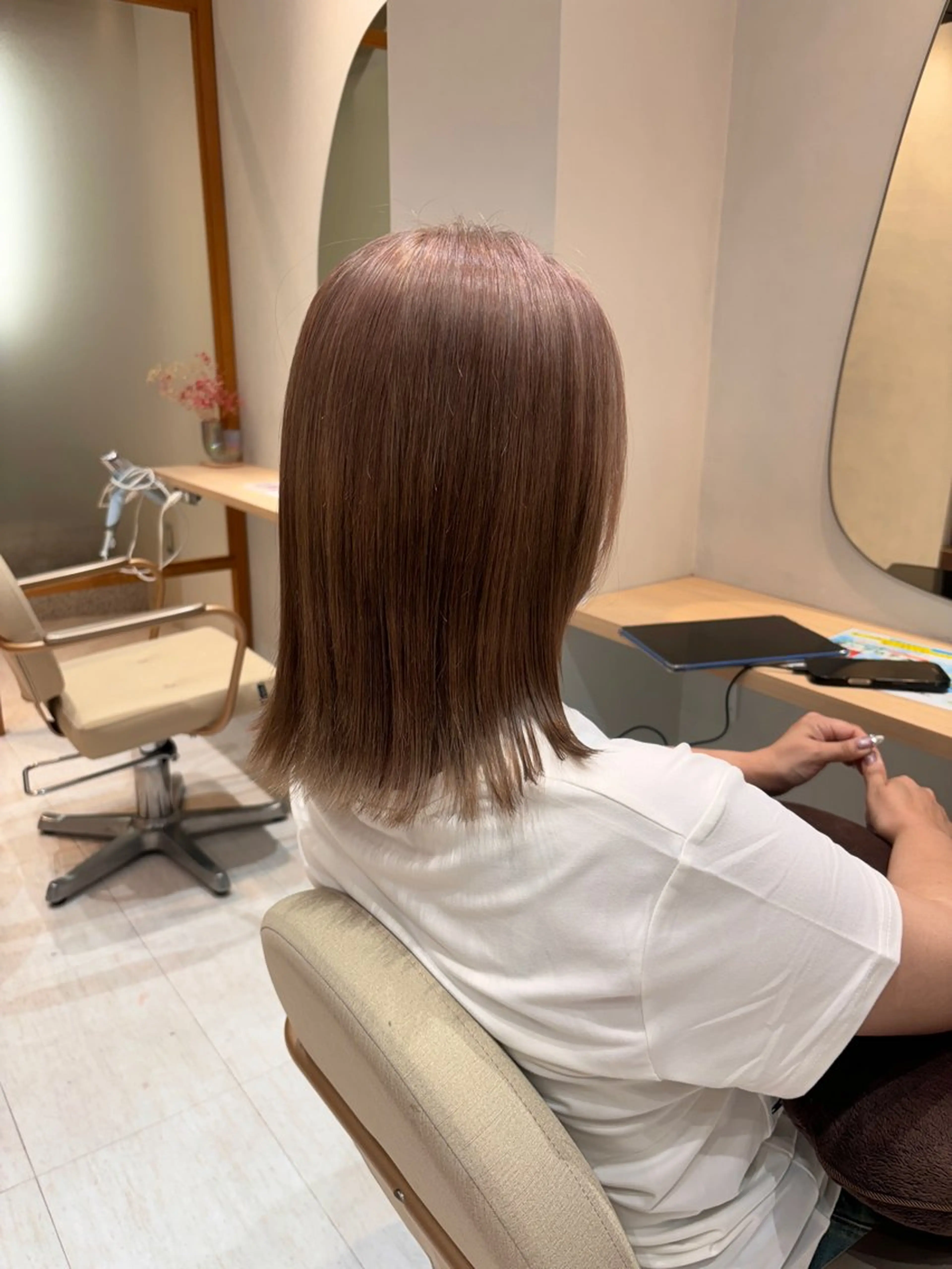 カラー ベージュカラー ピンクカラー ピンクベージュ ホワイトピンク ホワイトピンクベージュ 小林 琉花のヘアスタイル