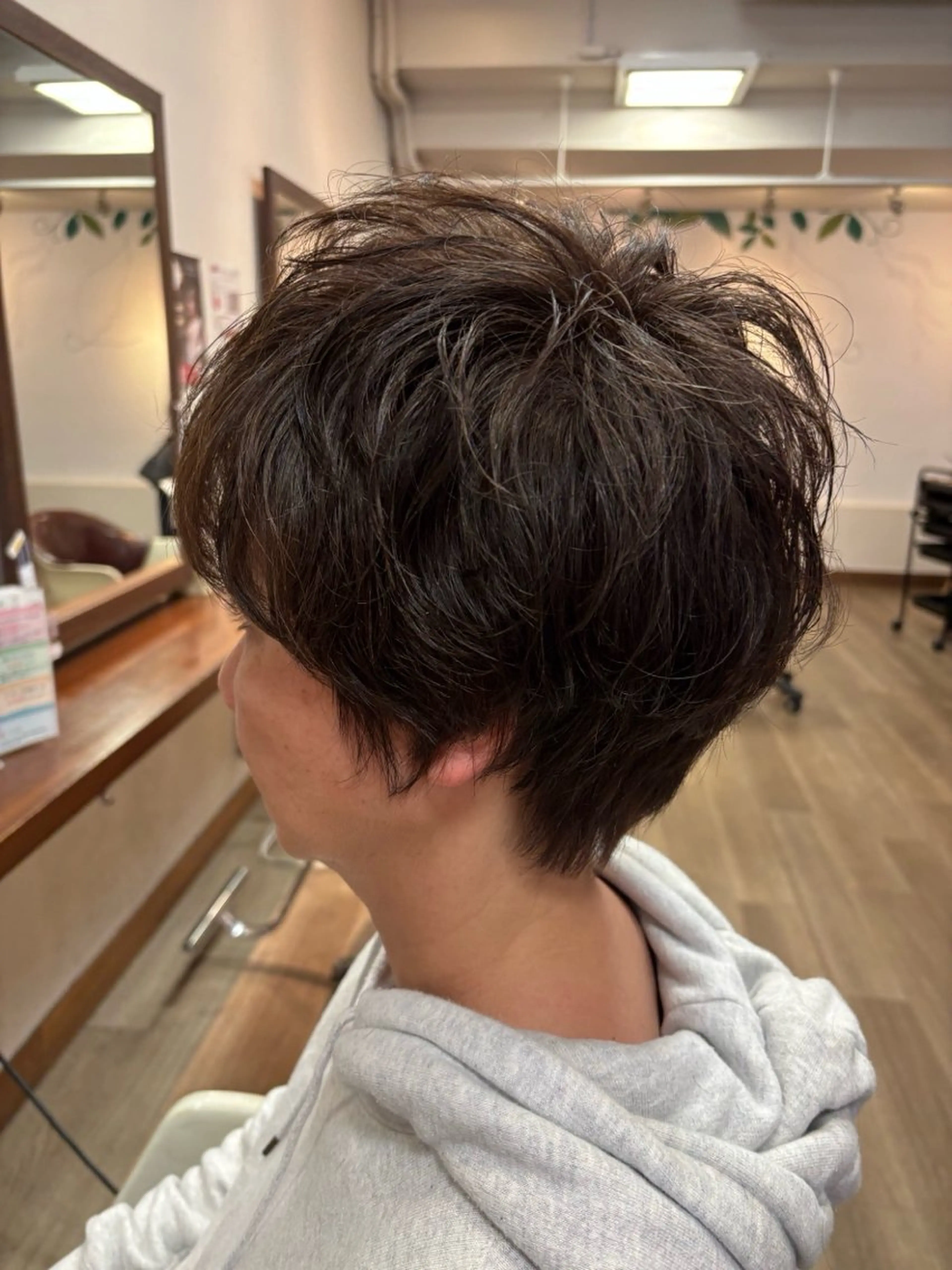 ショート ベリーショート ショートヘア chill out 甲斐千尋のヘアスタイル