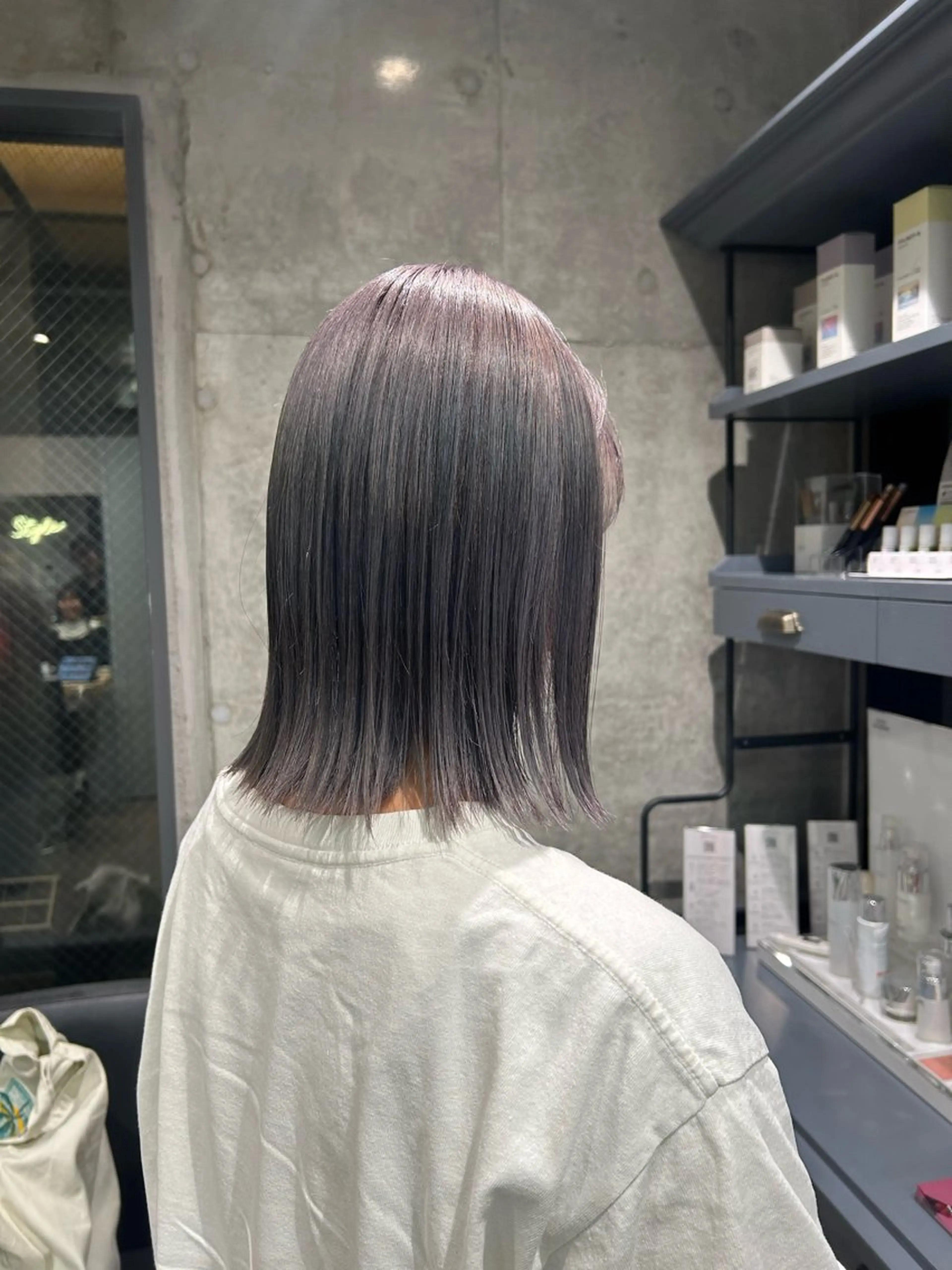 ミディアム カット ヘアカラー トリートメント ぱつっとボブ/Wカラ ー/ことこ🍒のヘアスタイル