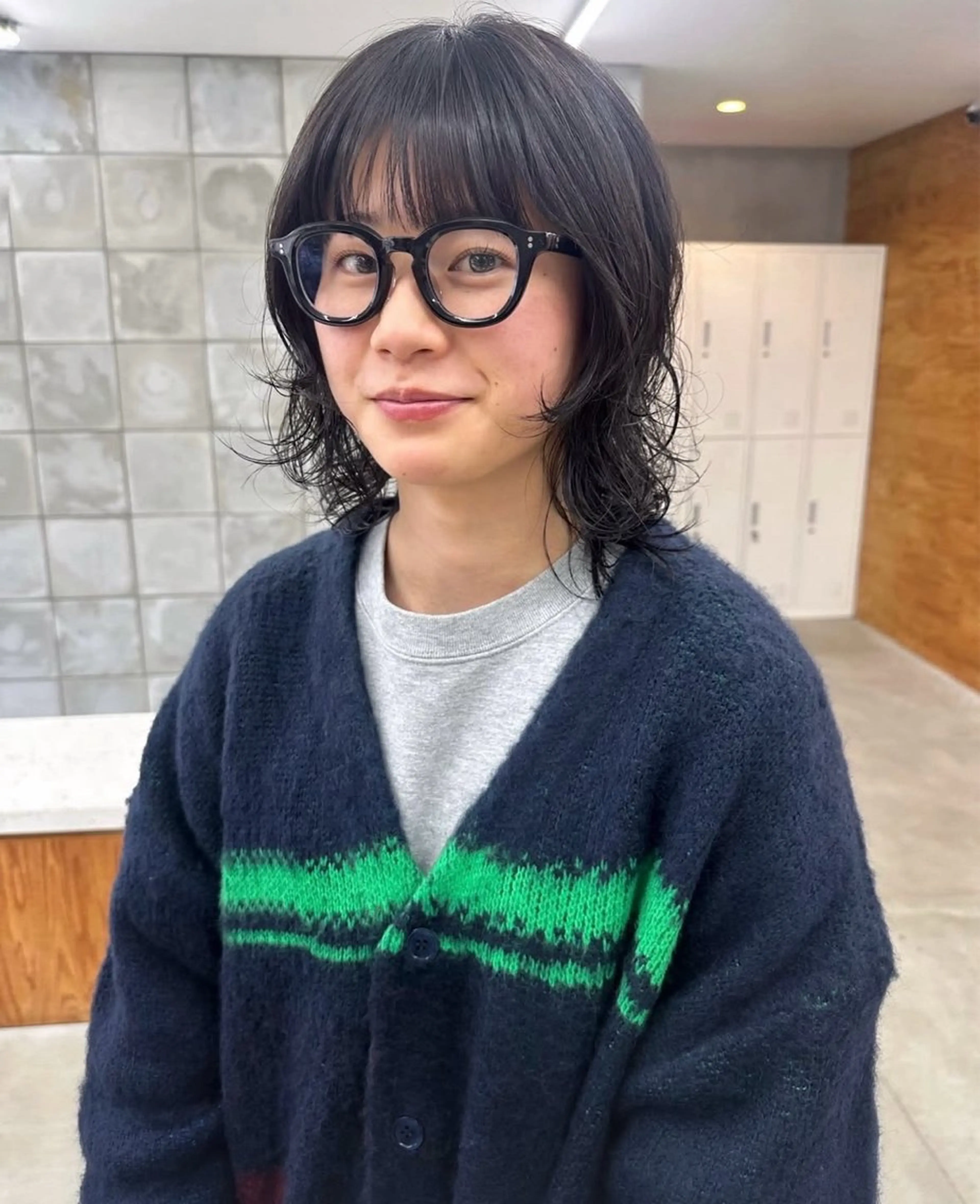 ミディアム カラー ミディアムパーマ 顔まわりレイヤー レイヤーカット ウルフカット カット ヘアカラー 榛地 渉馬のヘアスタイル