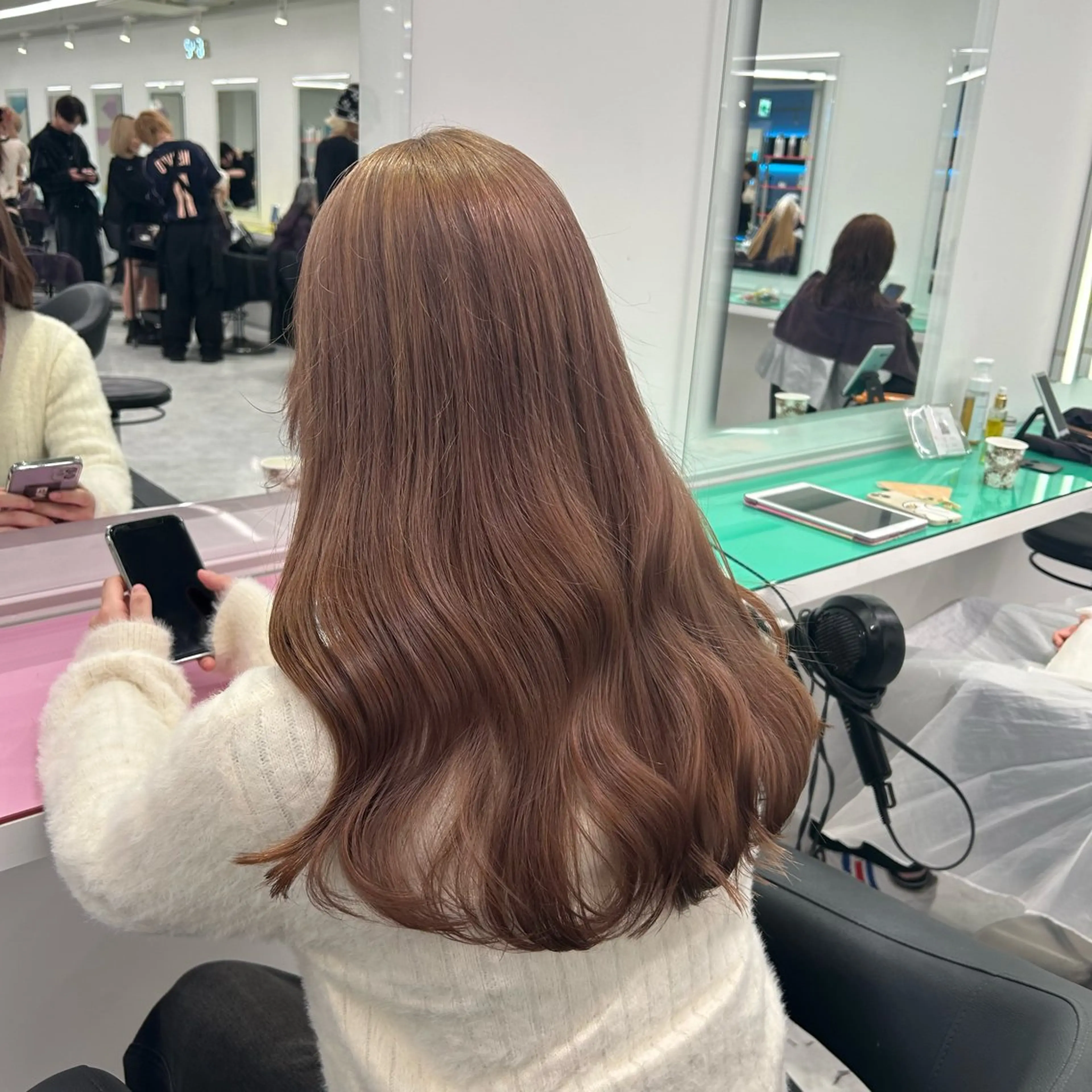 ロング ヘアカラー Miwa🤍ダメージ レスカラー特化🦢のヘアスタイル