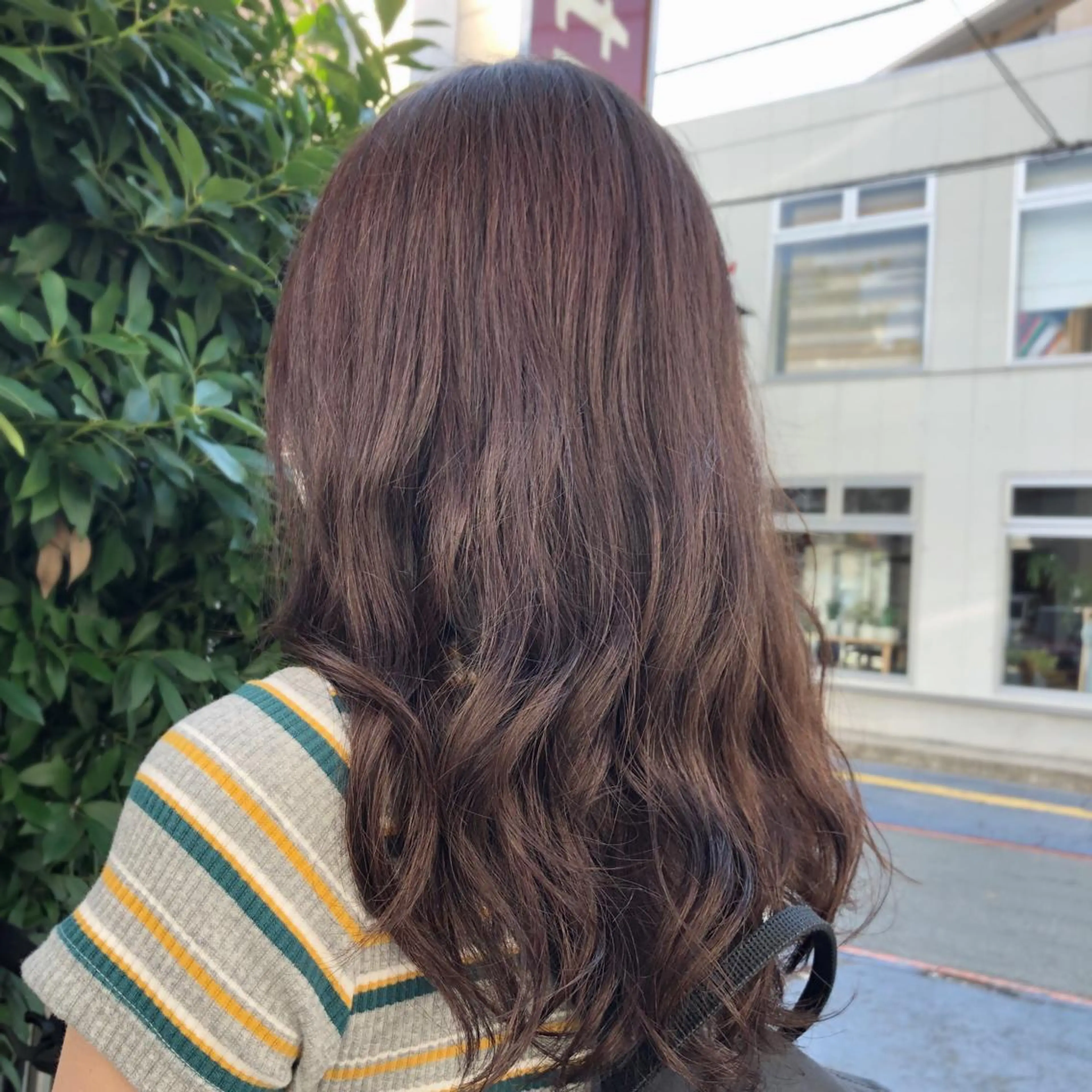 セミロング カラー ヘアカラー トリートメント 山崎 絵莉香のヘアスタイル