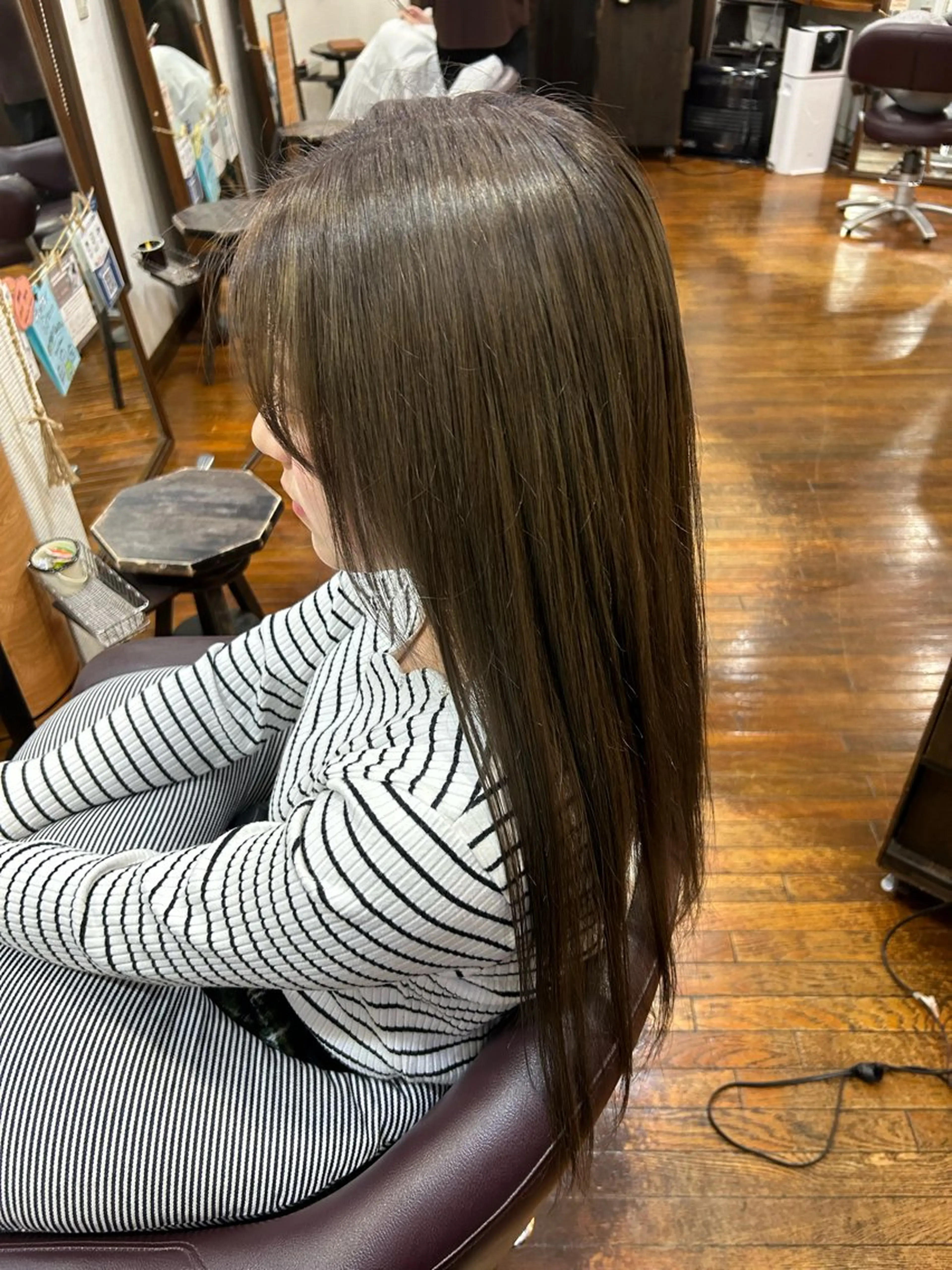 カラー ヘアカラー トリートメント 中島 優のヘアスタイル
