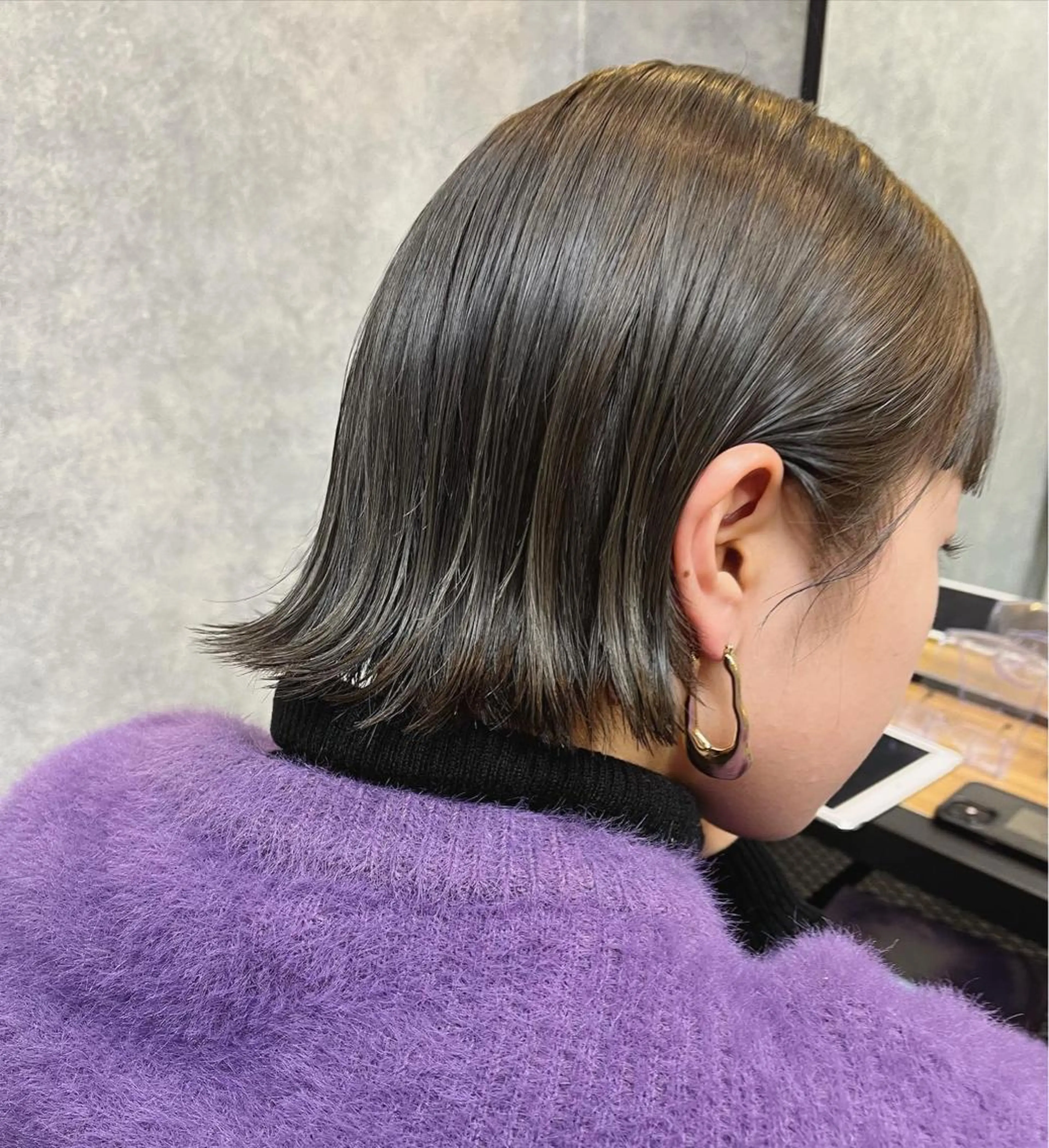 ショート カラー グレージュ カーキグレージュ YURIA .のヘアスタイル