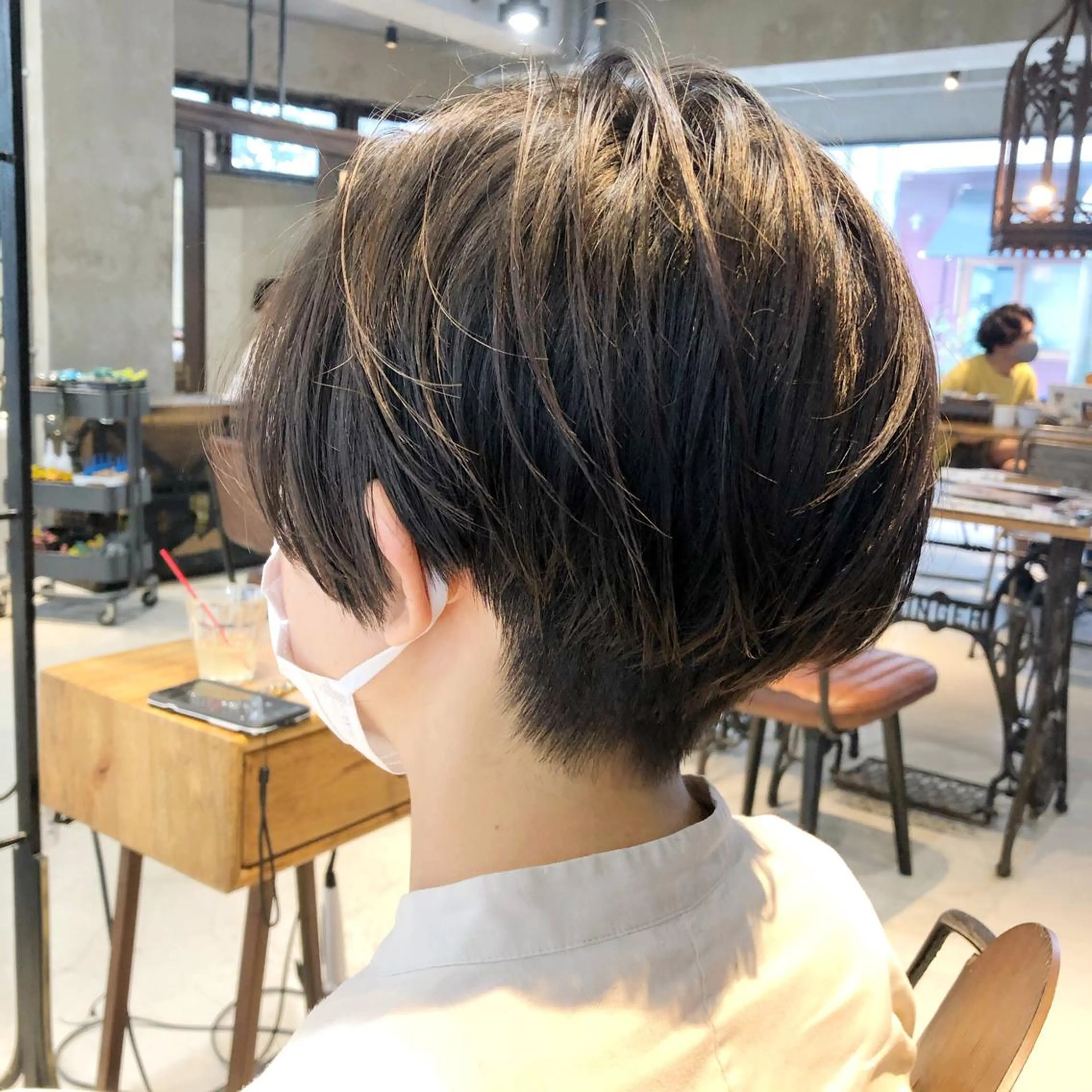 ショート SHARON（シャロン）所属・すきバサミを使わない カット✂️✨郡司泰之のヘアスタイル