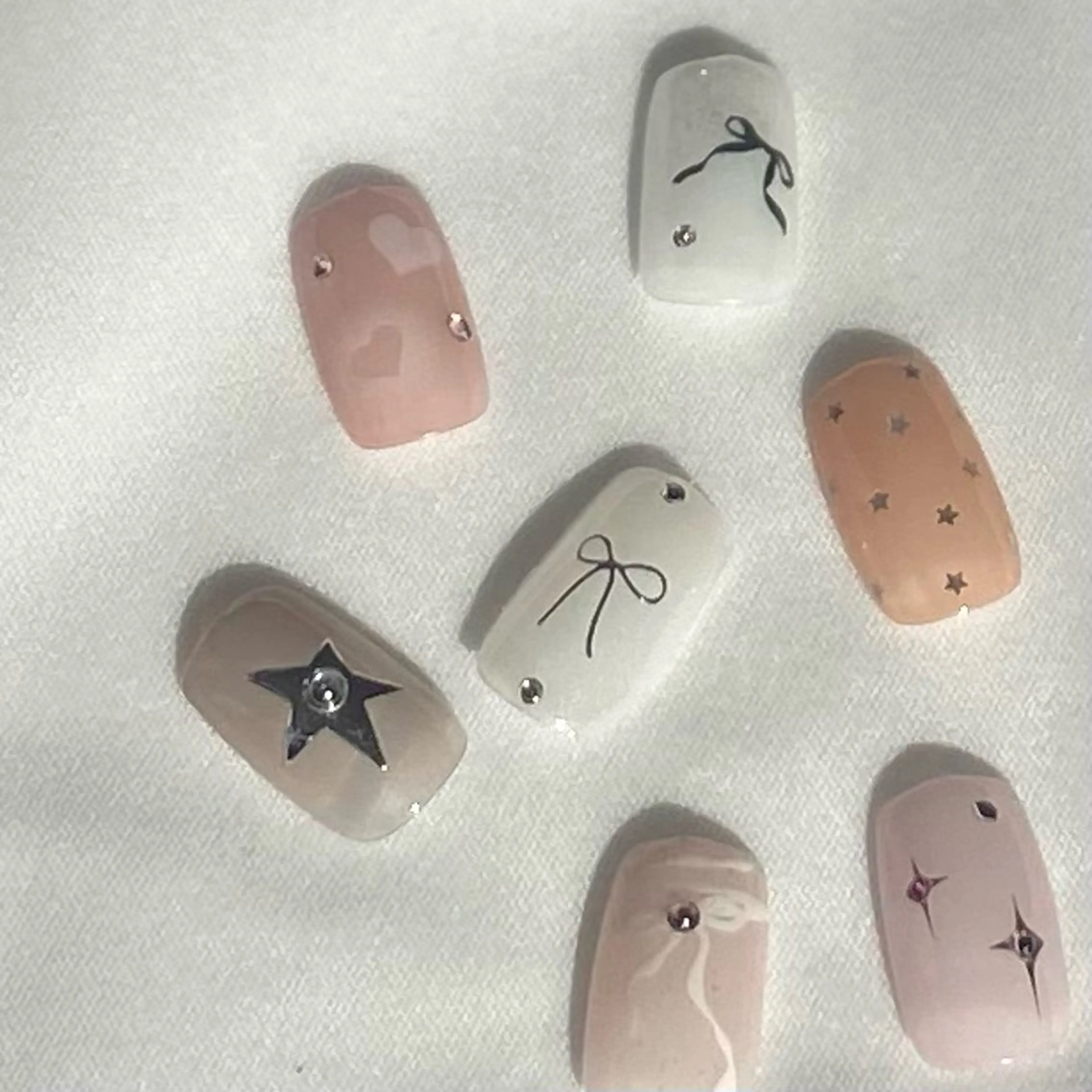 ネイル enu所属・mana 🎀のネイルデザイン