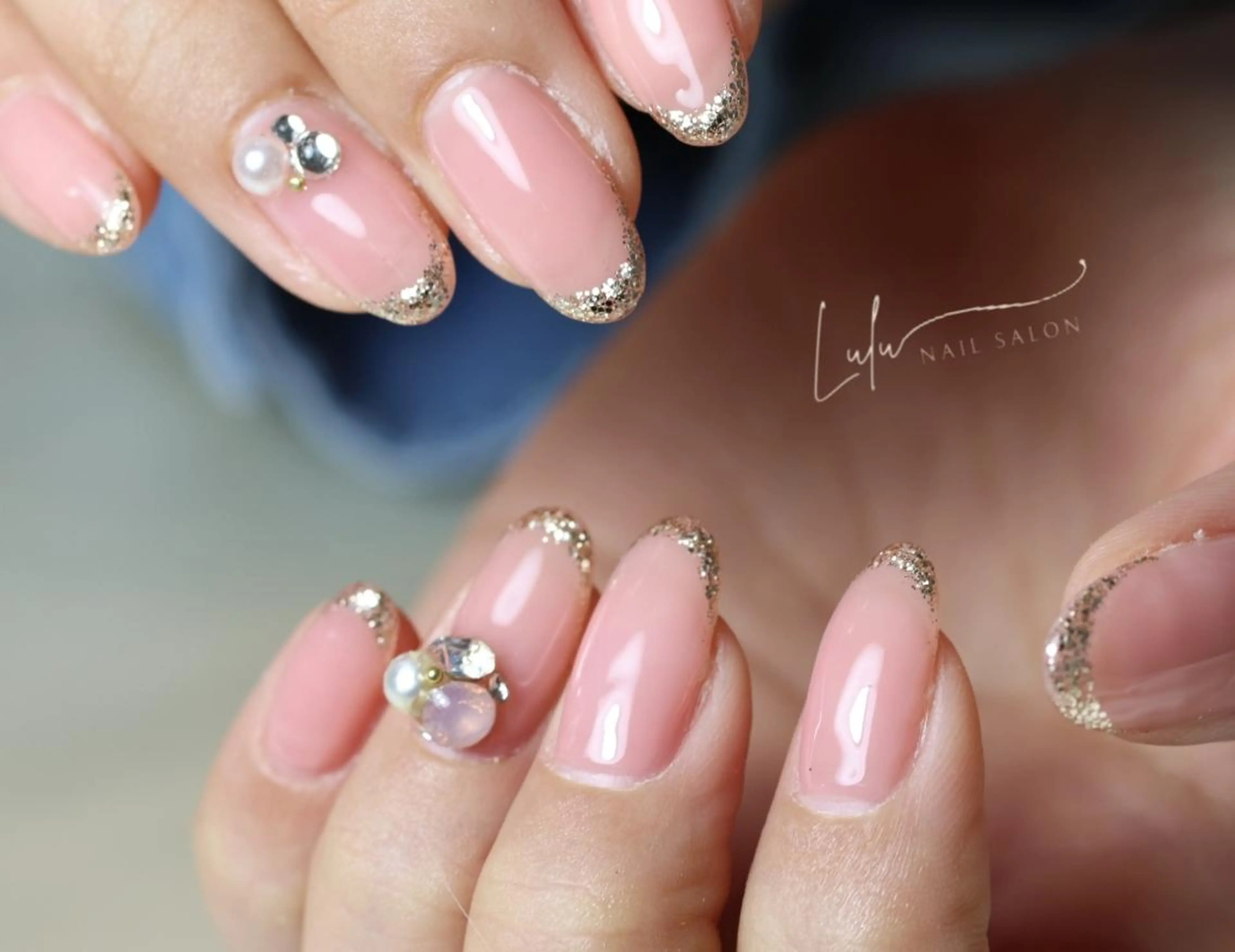 ネイル フレンチネイル キラキラネイル ラメ(グリッター) Lulu nail salon 南堀江店所属・西村 あやかのネイルデザイン