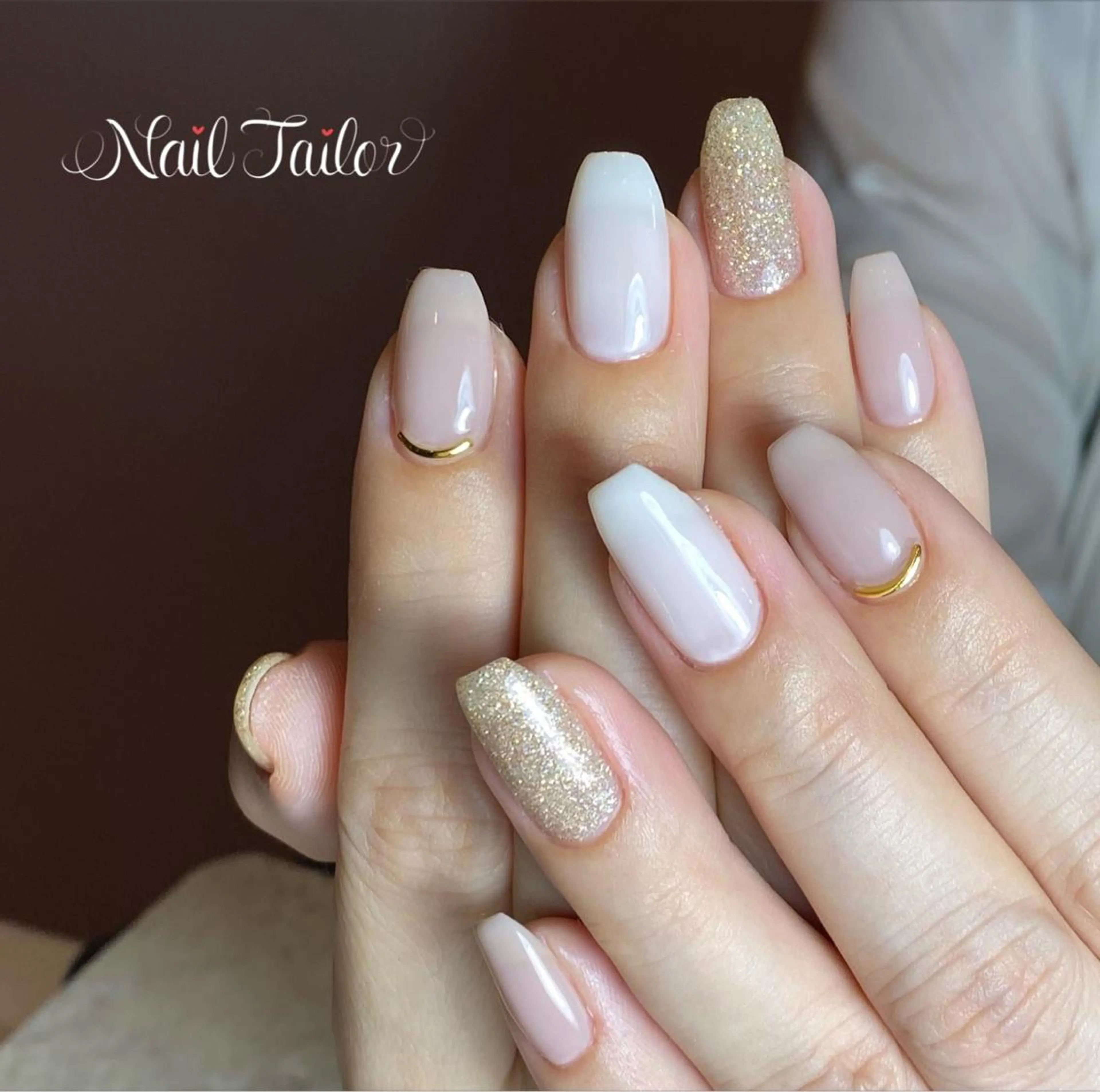 ネイル 長さ出し フラッシュネイル ジェルネイル ゴールド ラメ(グリッター) 〜Nail Tailor〜　ネイルテイラー所属・NailTailor ネイルテイラーのネイルデザイン