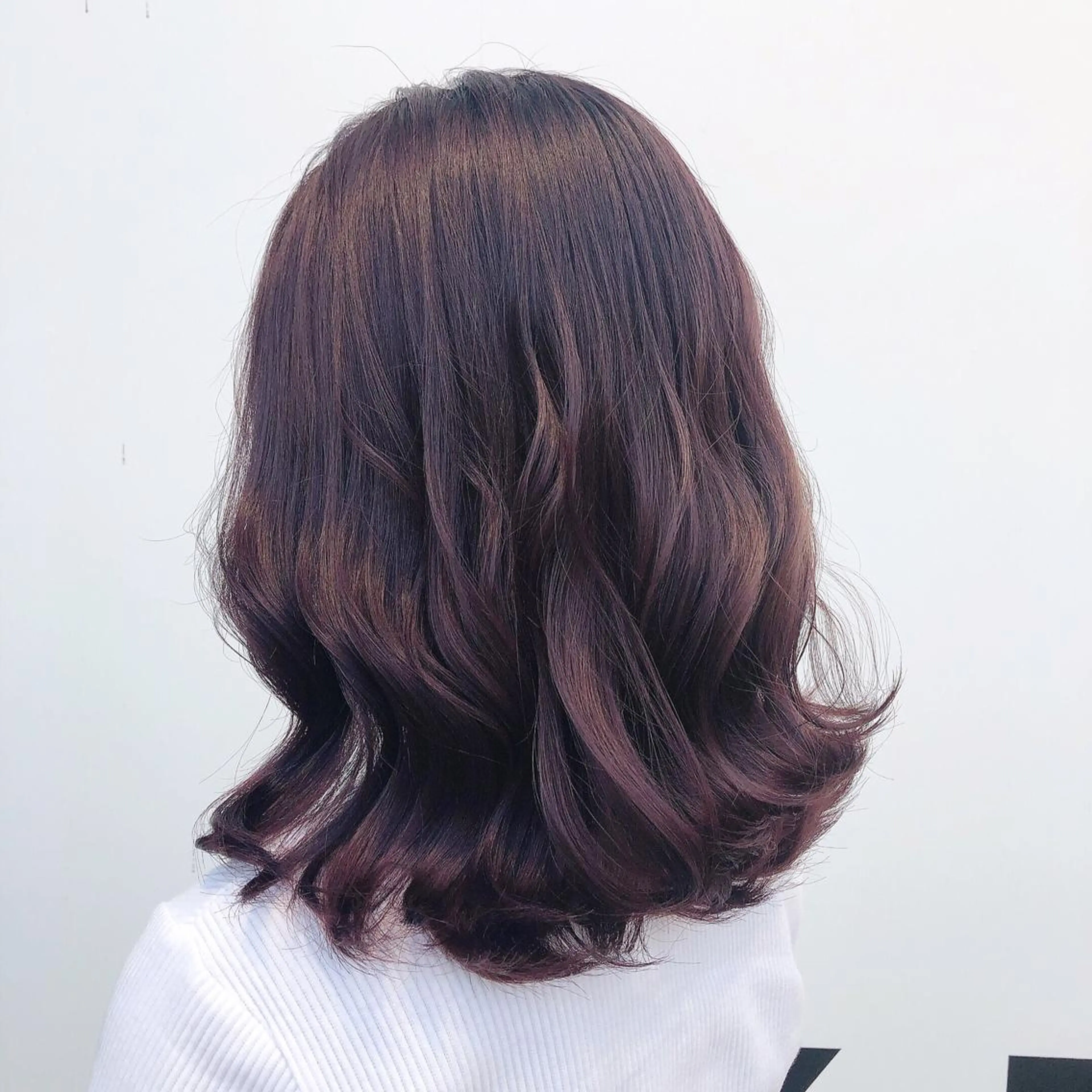 ミディアム カラー イルミナカラー 韓国🩵海外ヘア 宮川華奈のヘアスタイル