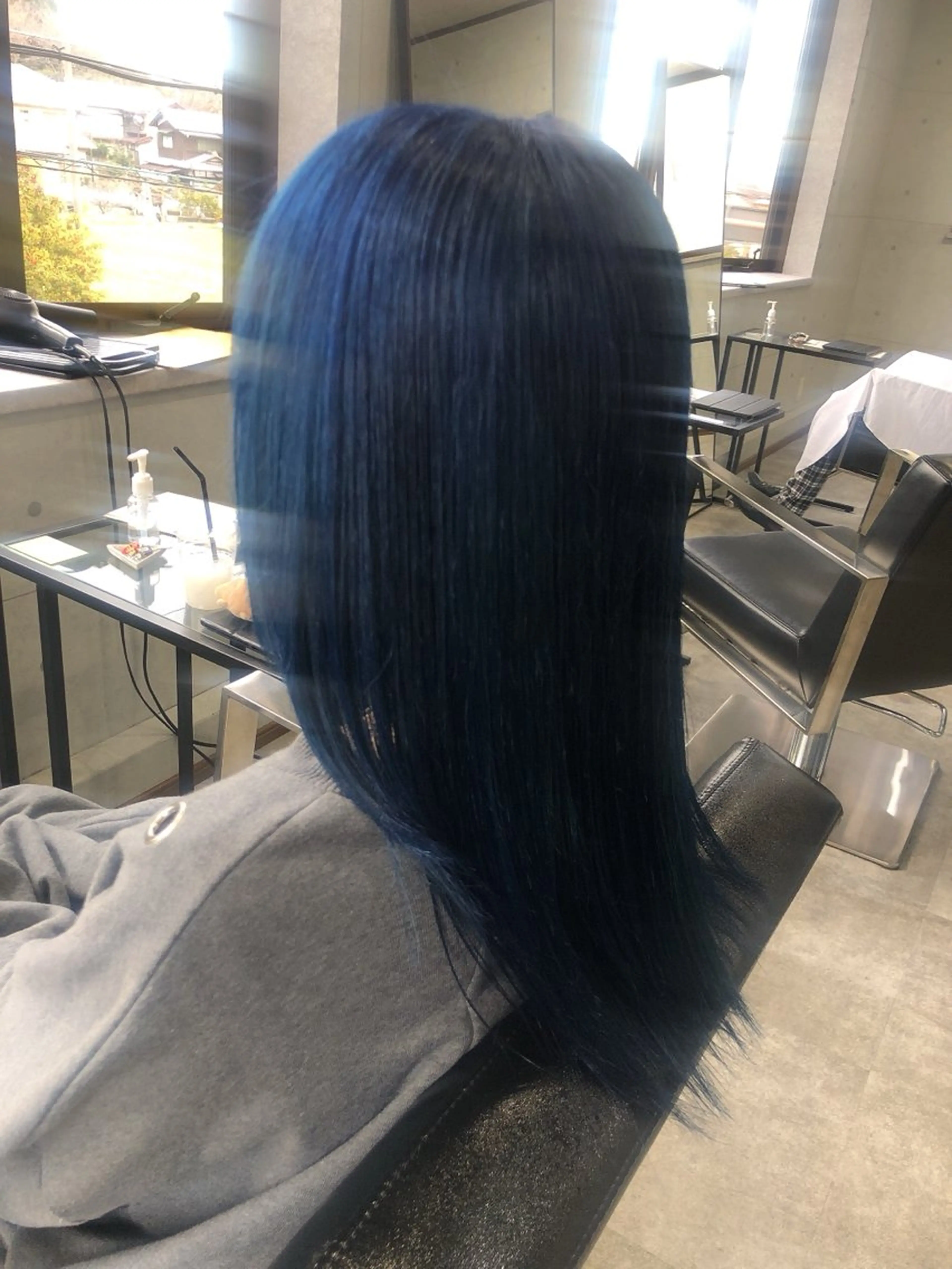 セミロング ボブ くびれヘア くせ毛 切りっぱなしロブ 小顔カット カット ヘアカラー REVE所属・REVE 【外国人風カラー】のヘアスタイル