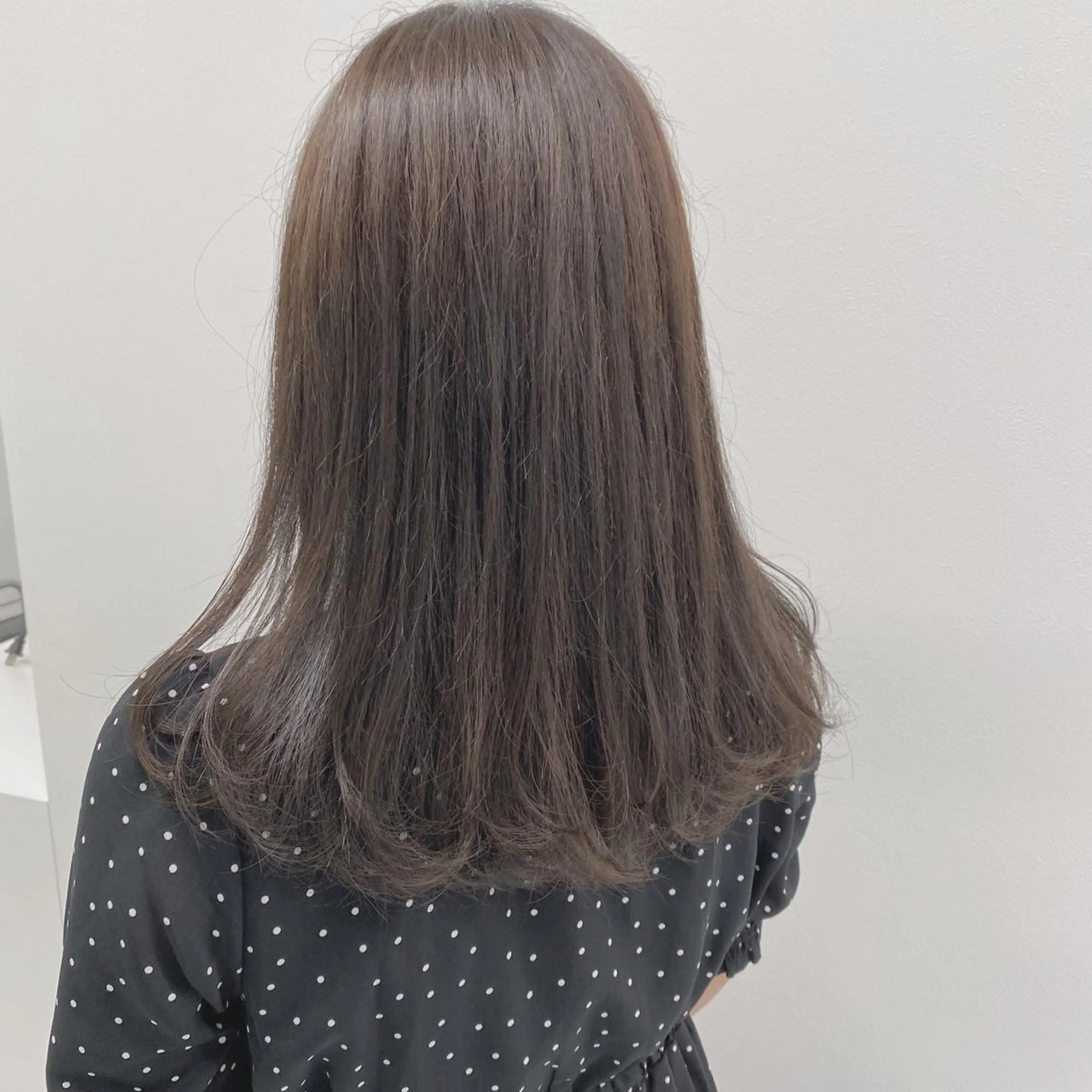 セミロング カラー グレージュ モカグレージュ ♡透け感カラー 大賀哲平♡のヘアスタイル