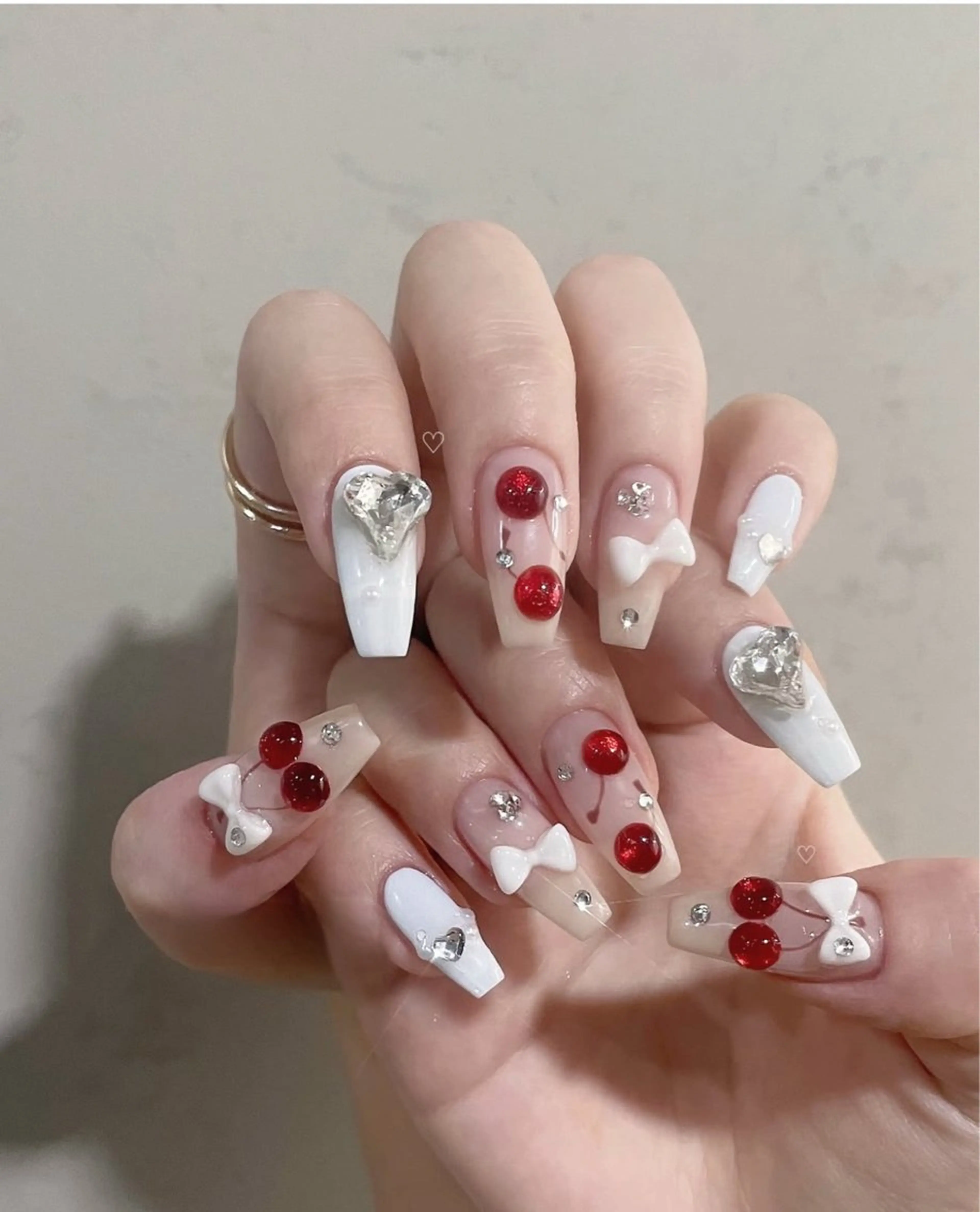 ネイル アニマル柄 オーロラネイル チークネイル フラッシュネイル ジェルネイル Lyna Nail のネイルデザイン