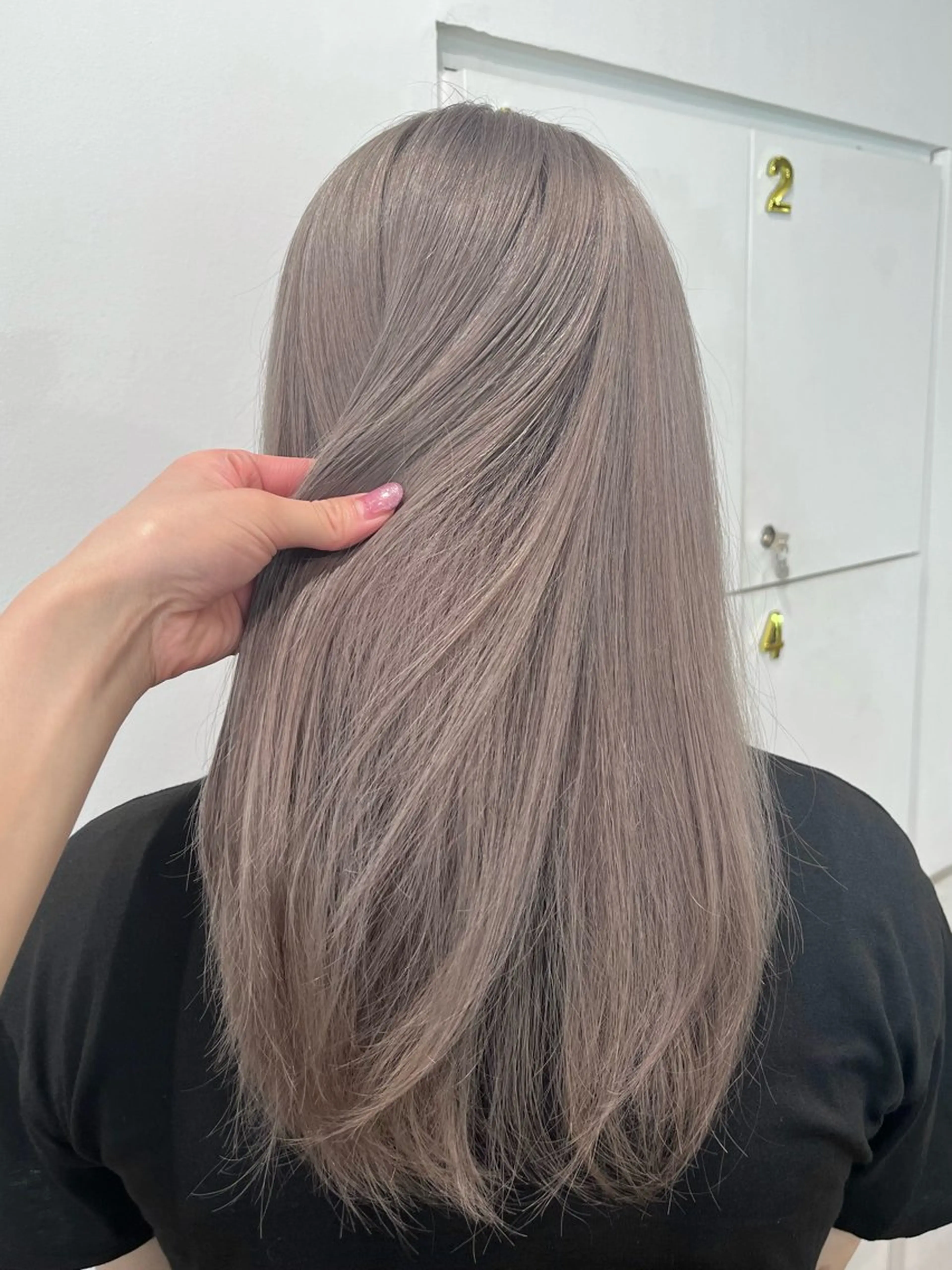 ロング カラー グレージュ 🤎HAZUKI🤎 ハイトーン✨エクステのヘアスタイル