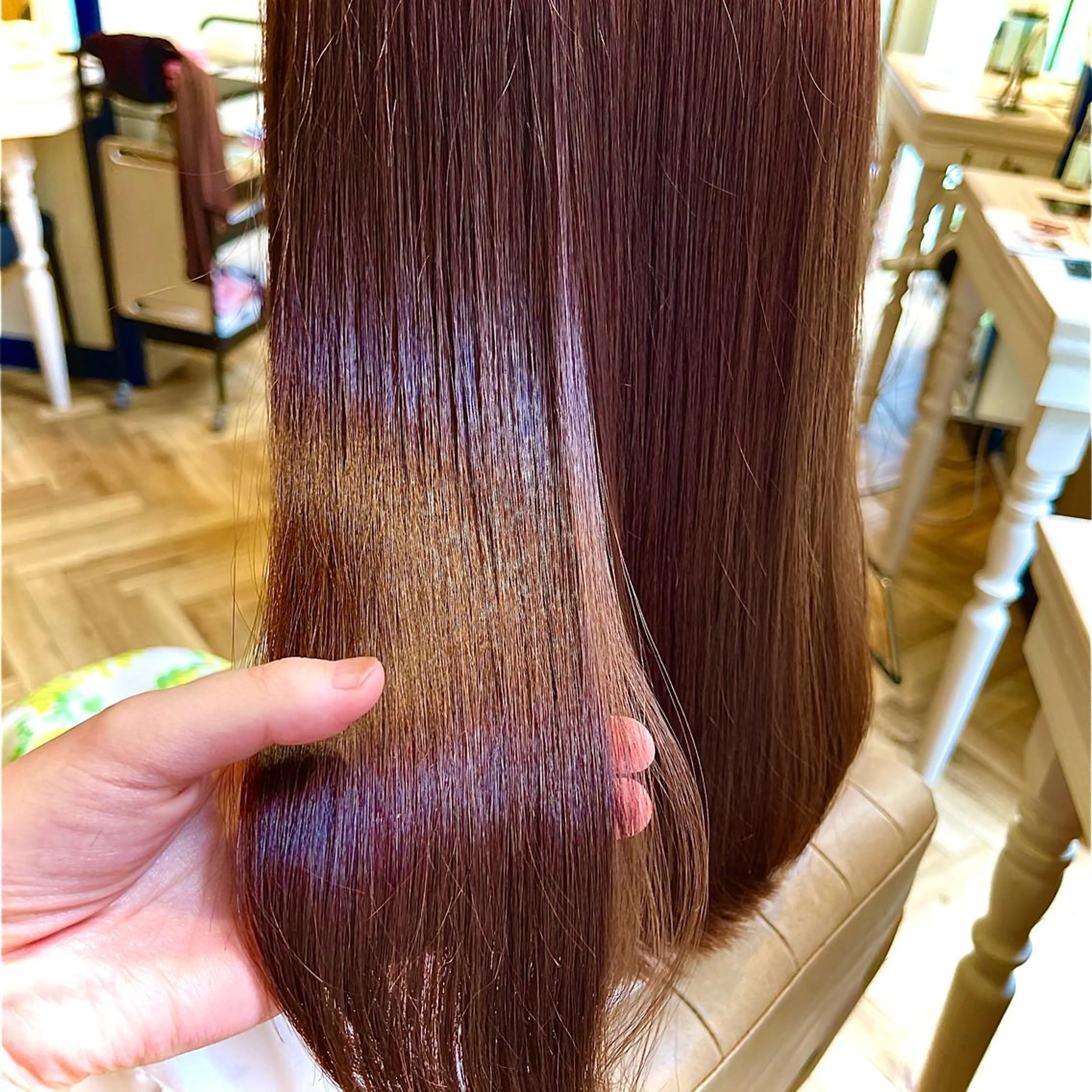ミディアム ラベンダーベージュ ピンクラベンダー カット ヘアカラー トリートメント ヘッドスパ ヘアセット 佐々木 シホミのヘアスタイル