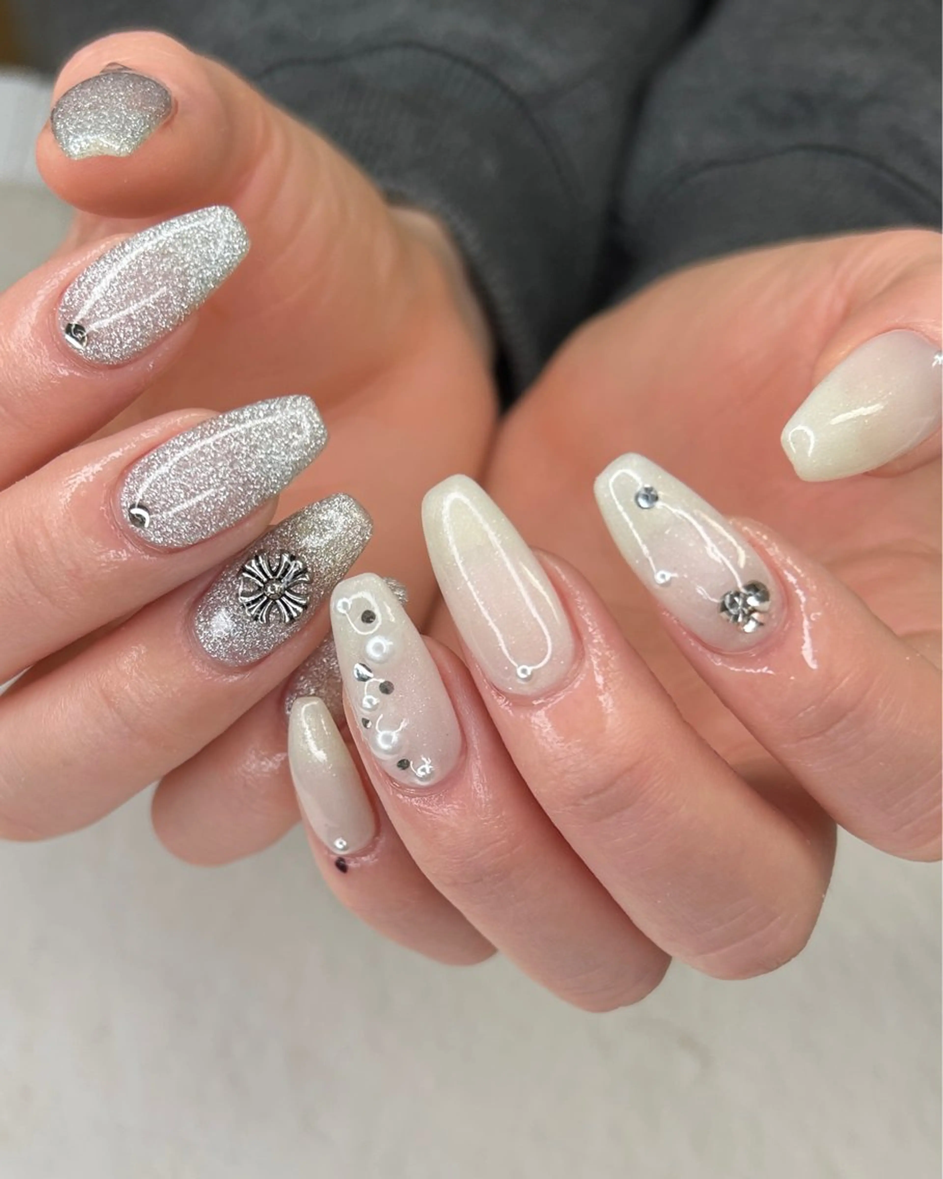 ネイル ハンドネイル フットネイル ease NAIL SALONのネイルデザイン