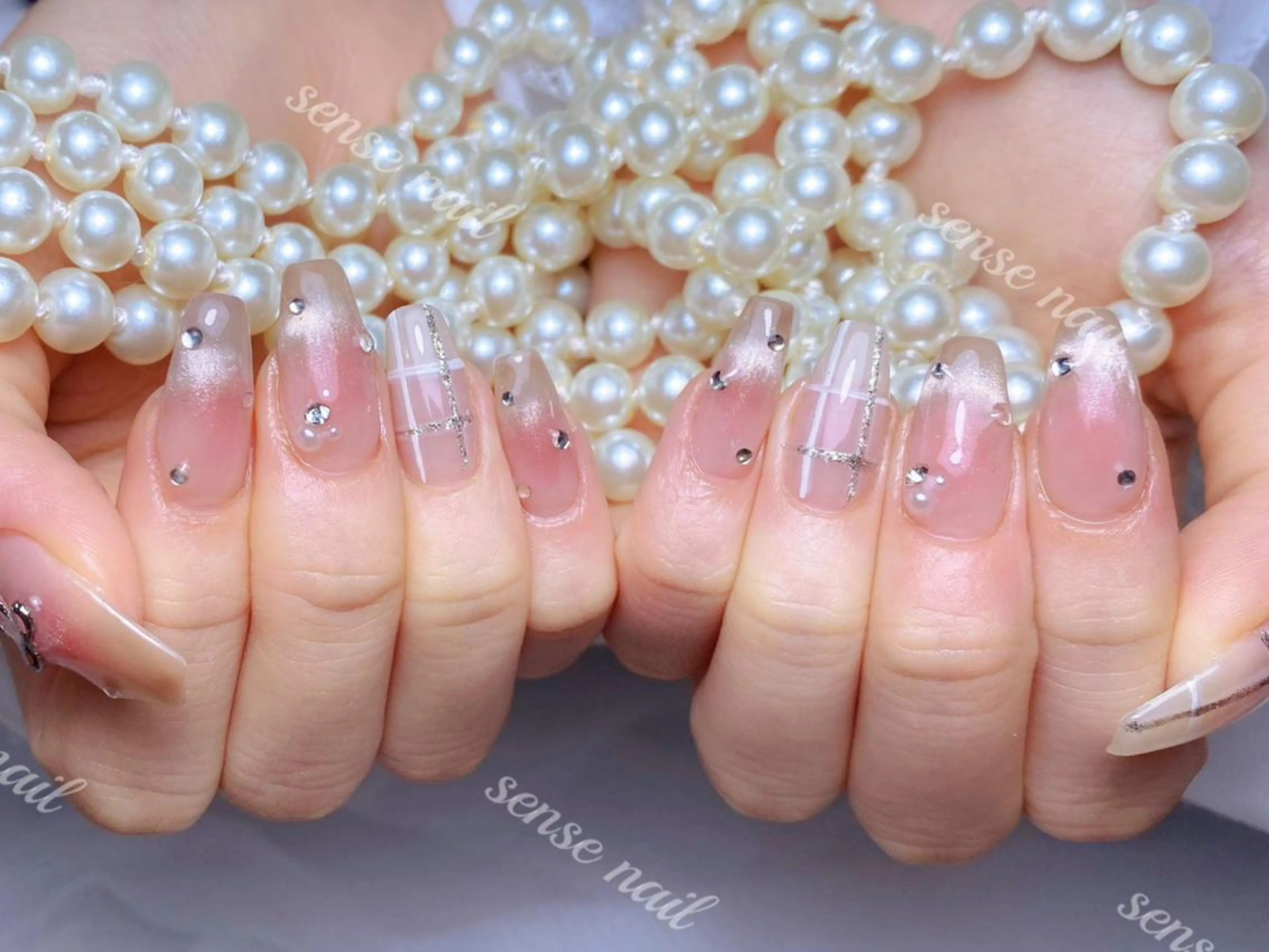 ネイル Queening 🦋のネイルデザイン