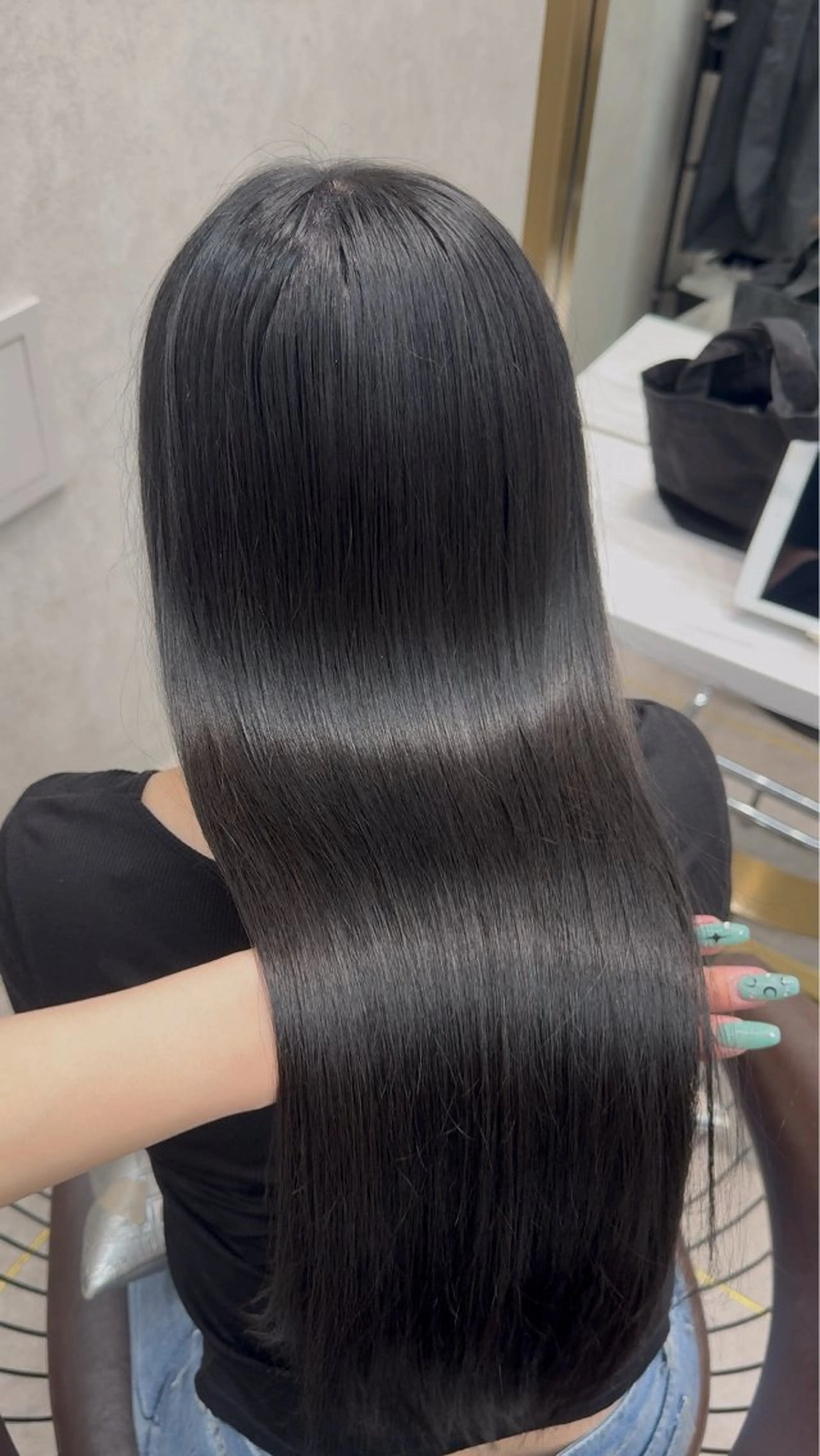 ロング 韓国風ヘア ヘアカラー トリートメント Nanami / ベージュ/グレージュのヘアスタイル