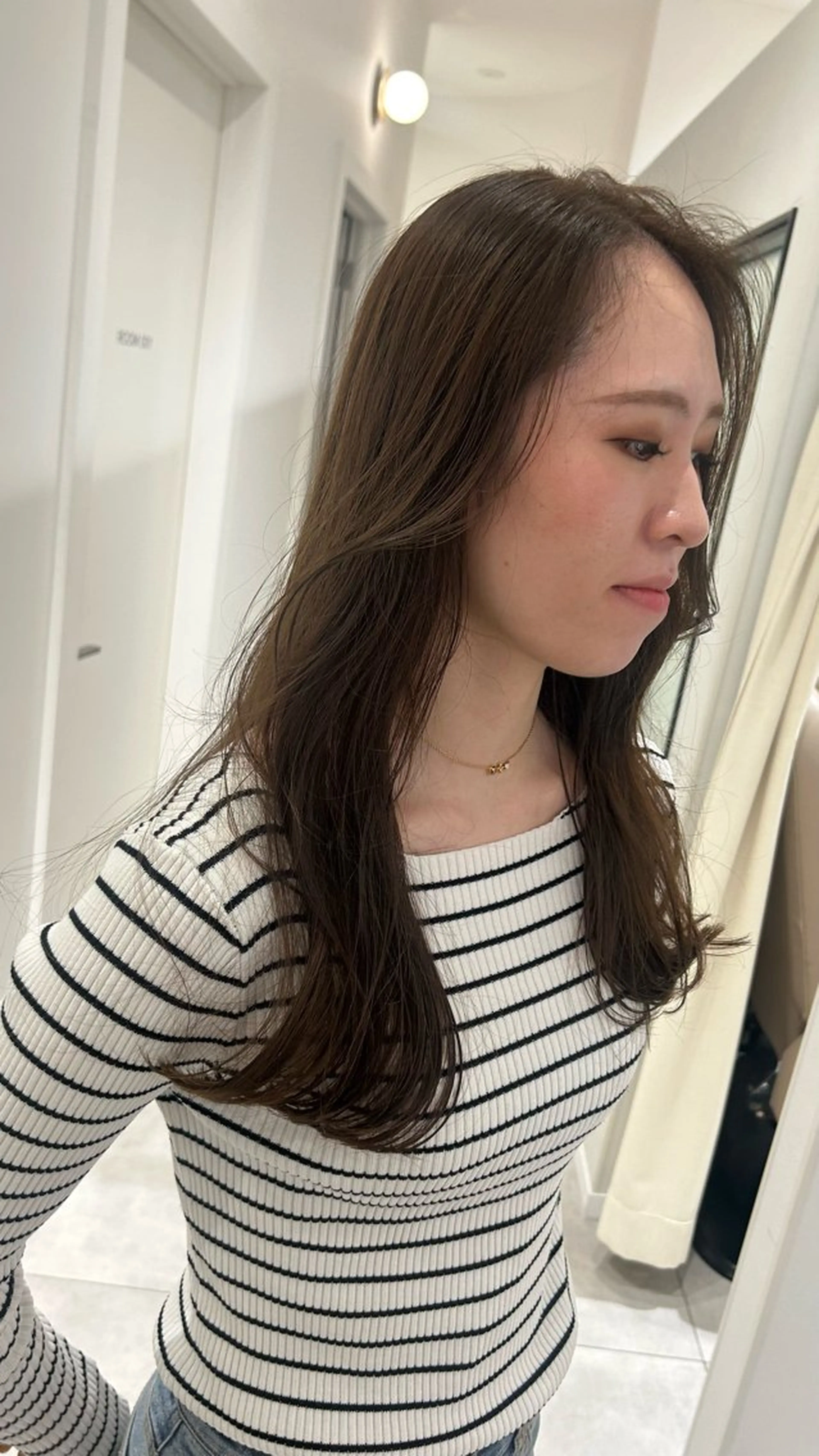 ロング カラー ブリーチ ブリーチなしカラー カット ヘアカラー オリーブベージュ/ ブリーチなし透明感のヘアスタイル