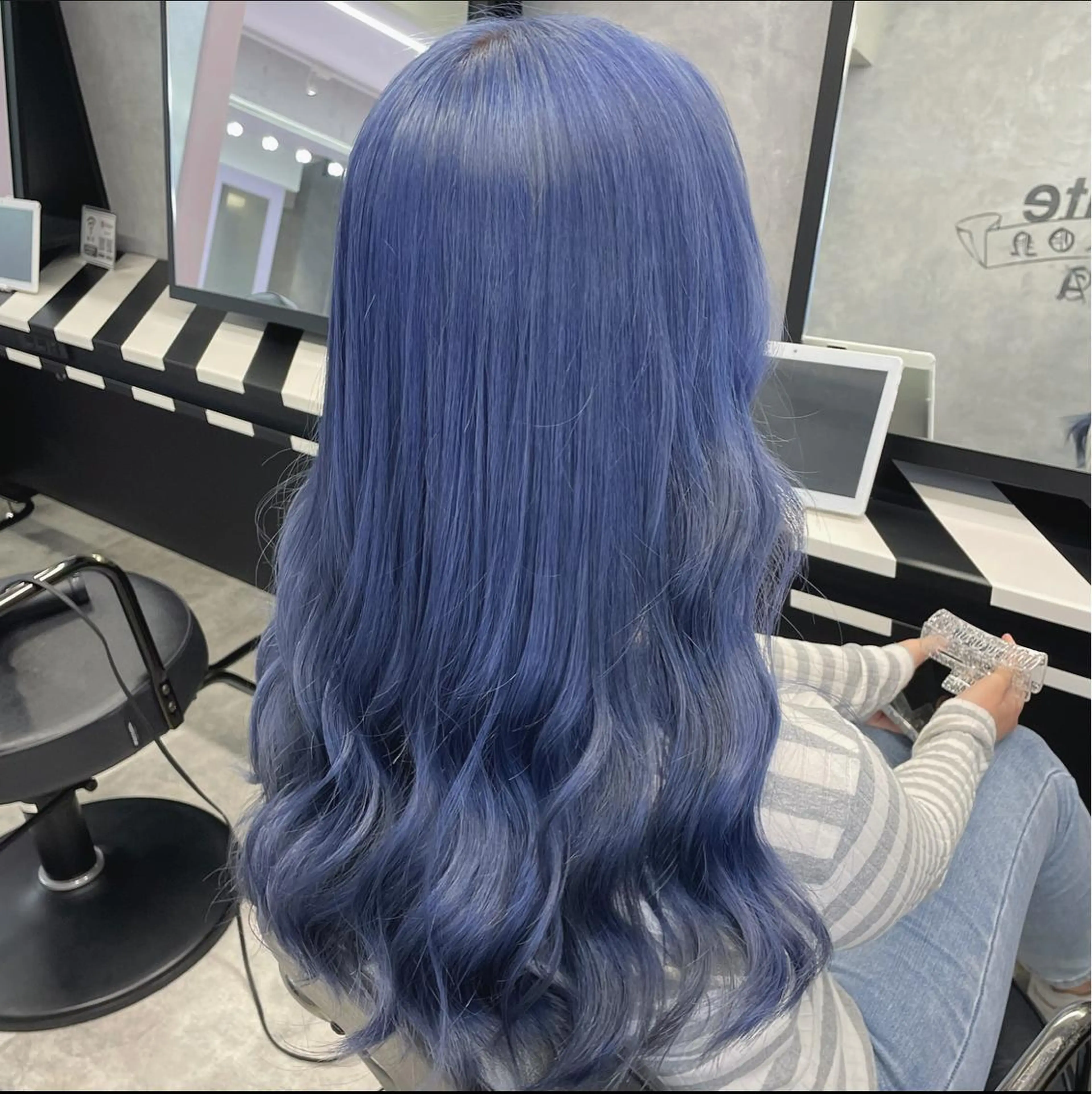 ロング カラー ブリーチ ブルーカラー ケアブリーチ ダブルカラー ヘアカラー トリートメント Cielroシェイロ所属・ブリーチ&エクステ 🥀ケアカラー特化のヘアスタイル