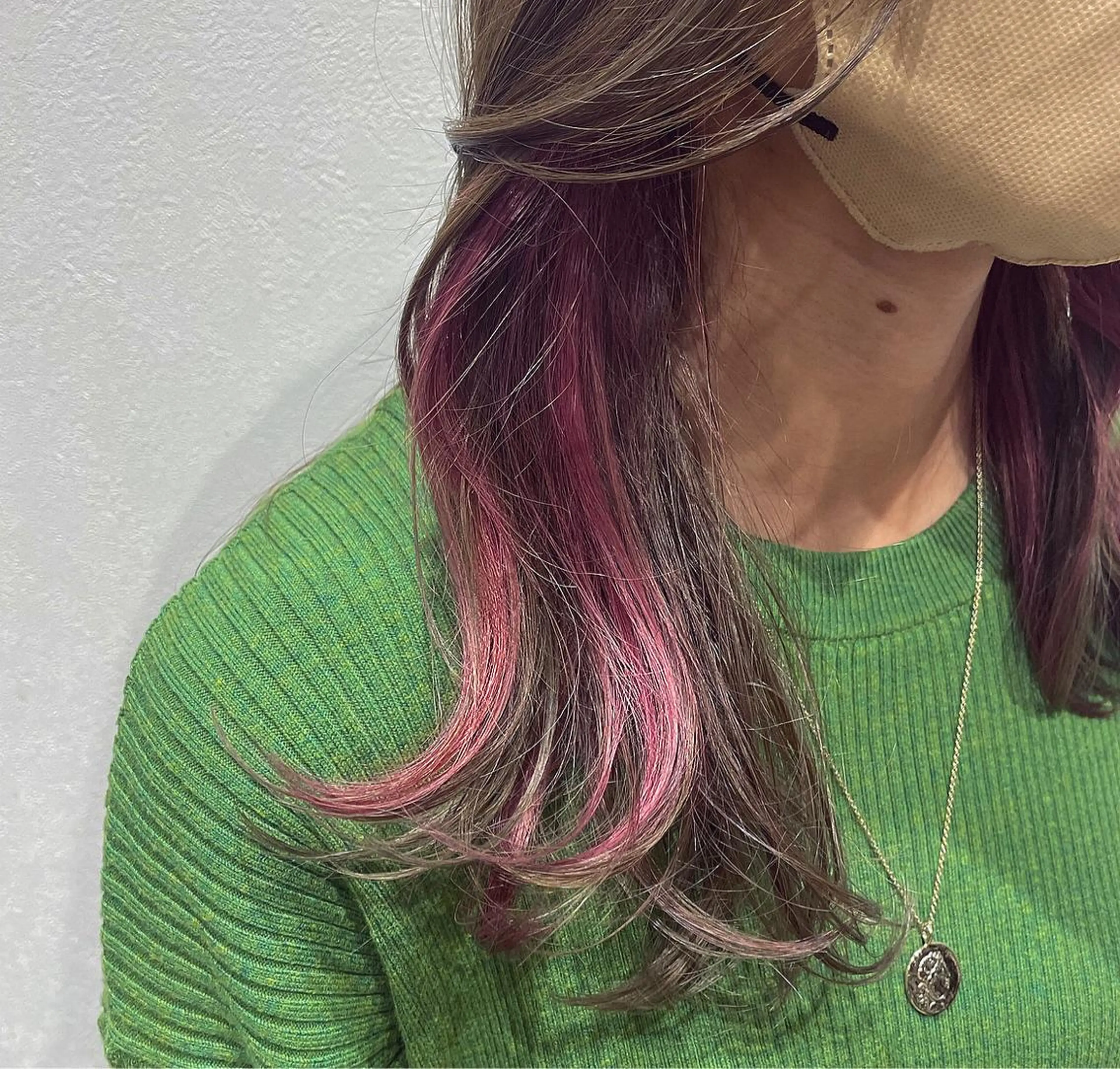 ロング カラー ピンクカラー キルンサンピアン所属・ナチュラルカラー 児玉優香のヘアスタイル
