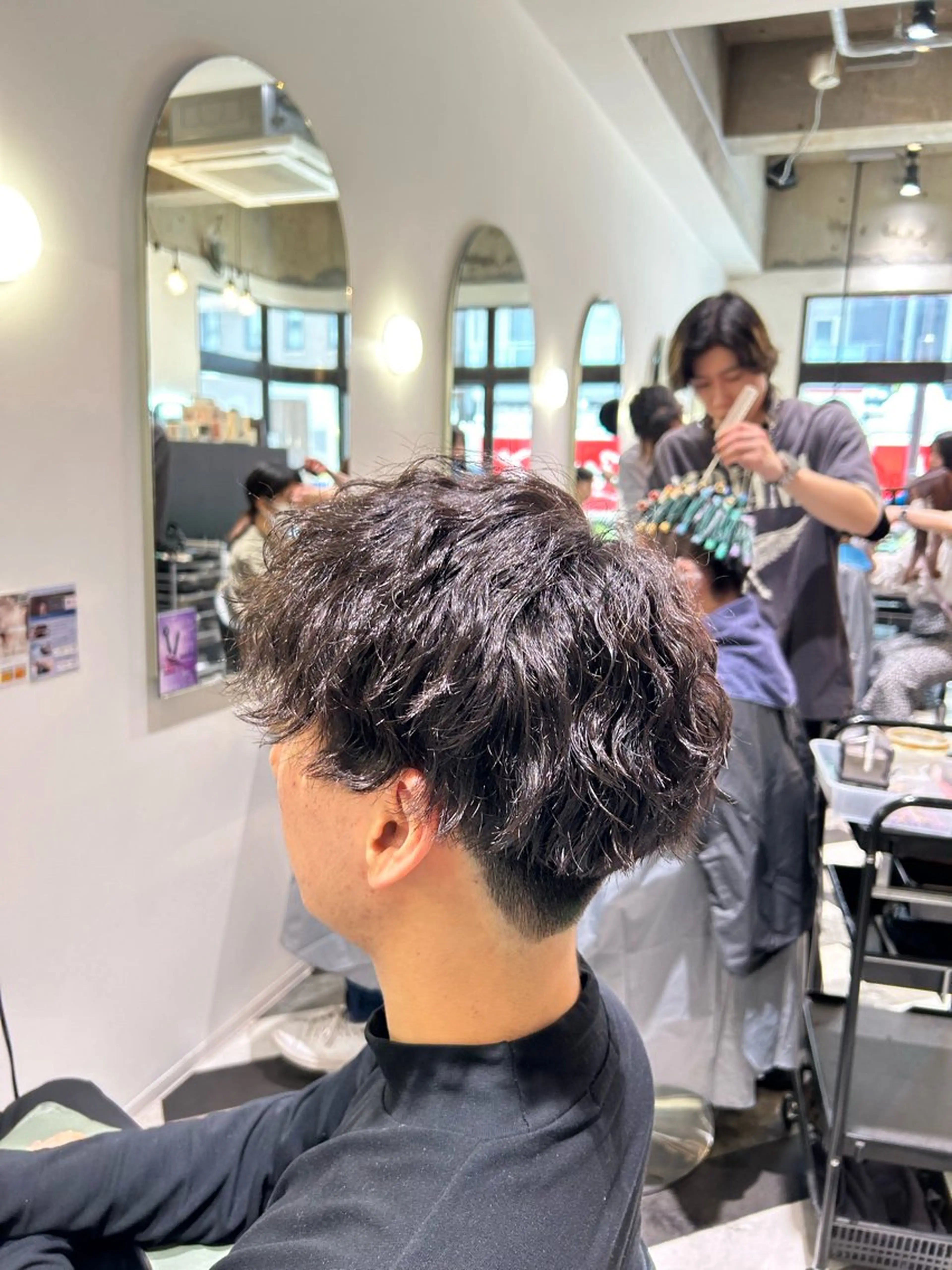 パーマ メンズ メンズパーマ 波巻きパーマ ヘアリゾート粋 enam 新宿東口店所属・斎藤 友太のヘアスタイル