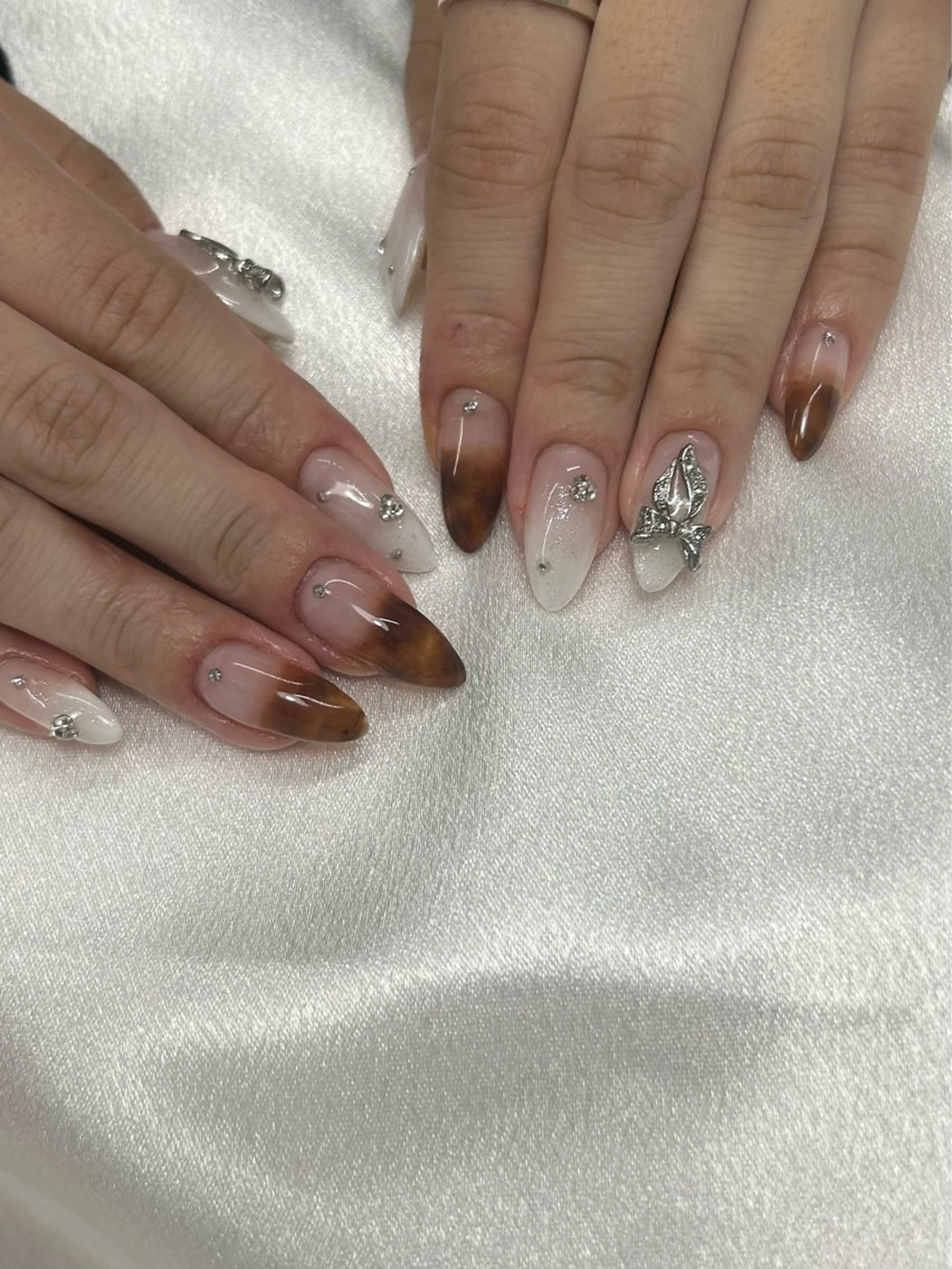 ネイル ハンドネイル haku 🤍のネイルデザイン