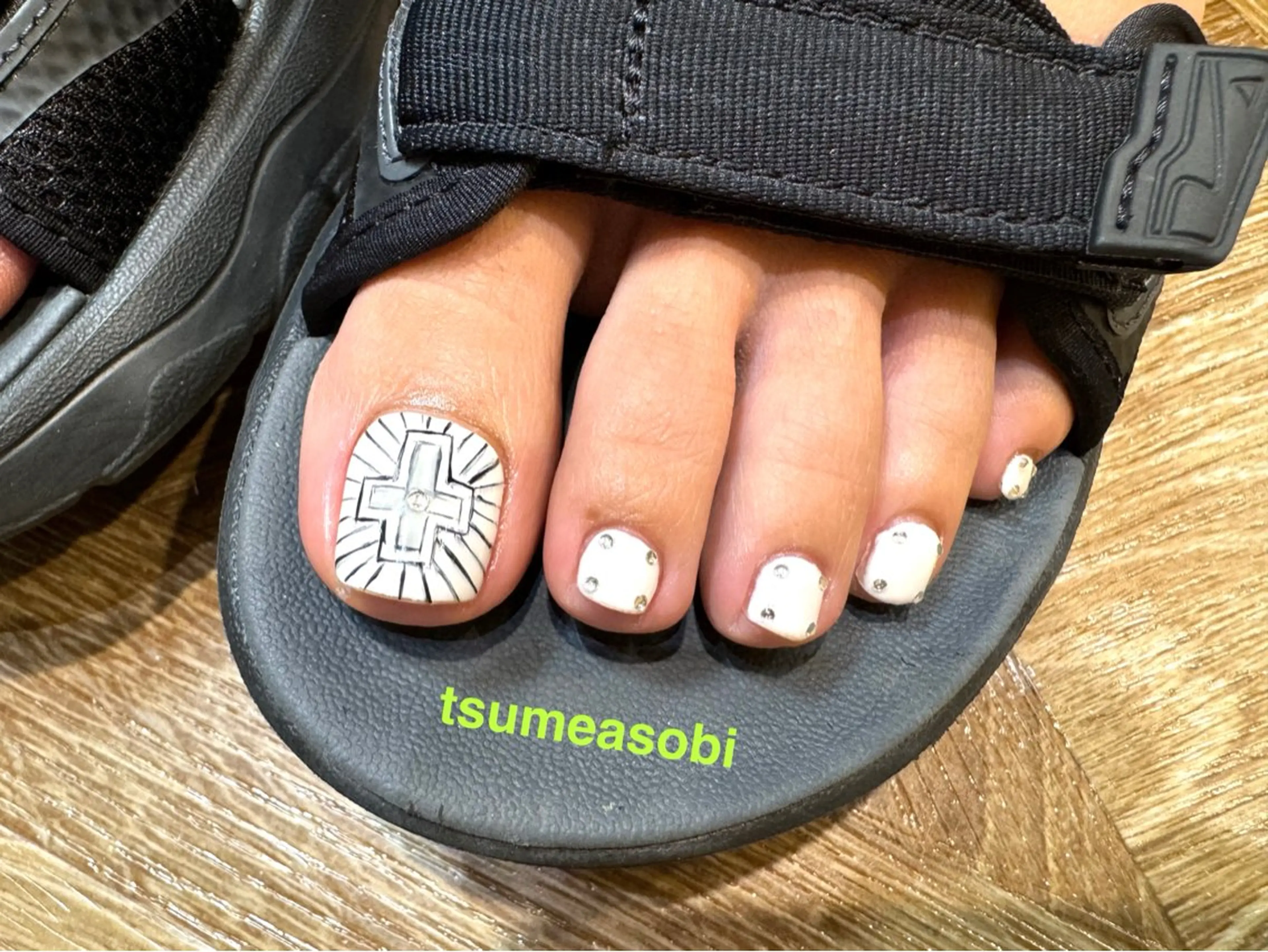 ネイル アートネイル 持ち込み フットネイル tsumeasobi所属・tsumeasobi 🪬macoのネイルデザイン