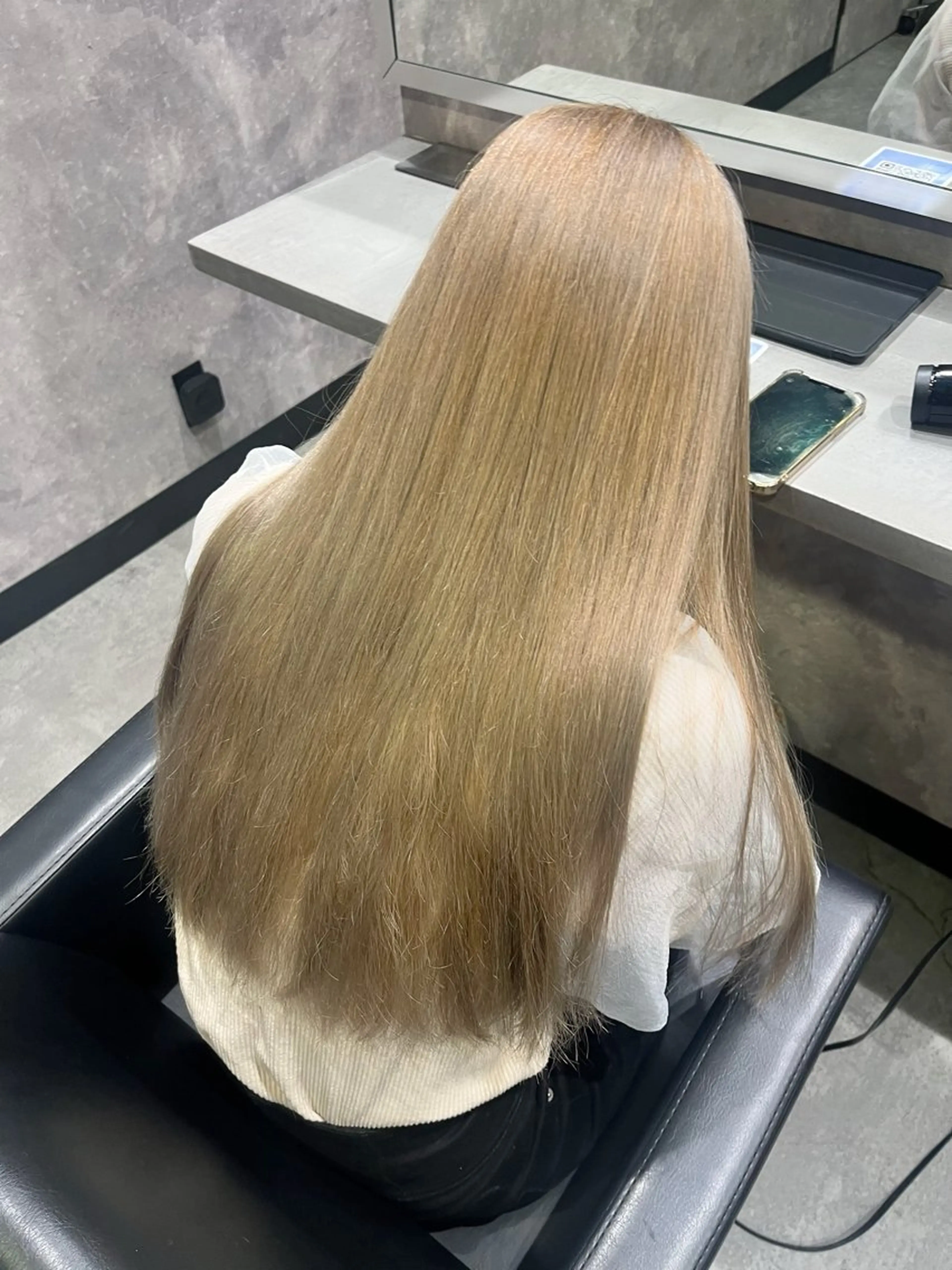 ロング カラー ヘアカラー 伊藤 由妃乃のヘアスタイル