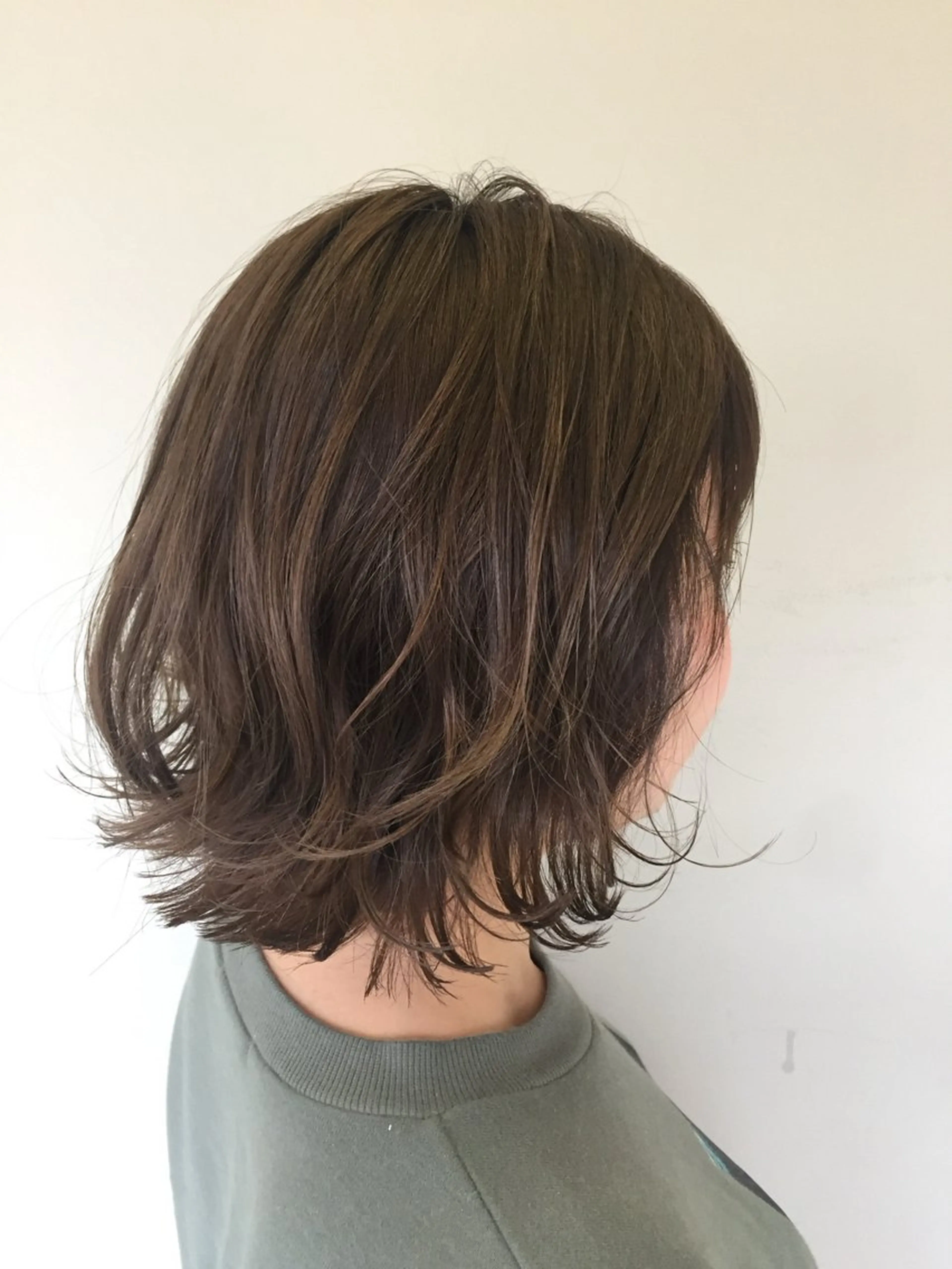 ミディアム レイヤーカット THREE  mark所属・河田 日和のヘアスタイル