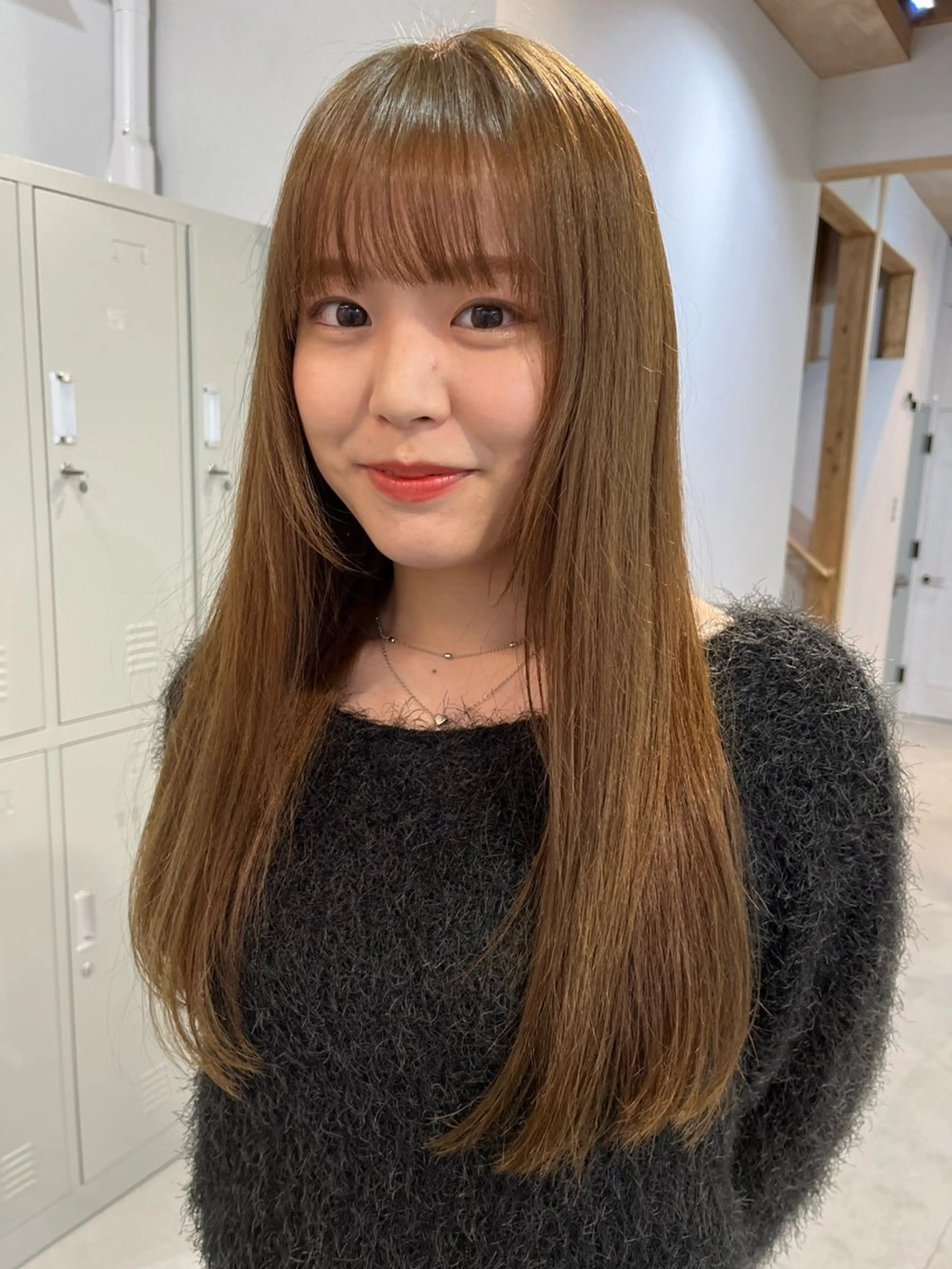 ロング カラー ブリーチ ブラウンカラー カット ヘアカラー トリートメント ブリーチなしカラー レイヤーカットのヘアスタイル