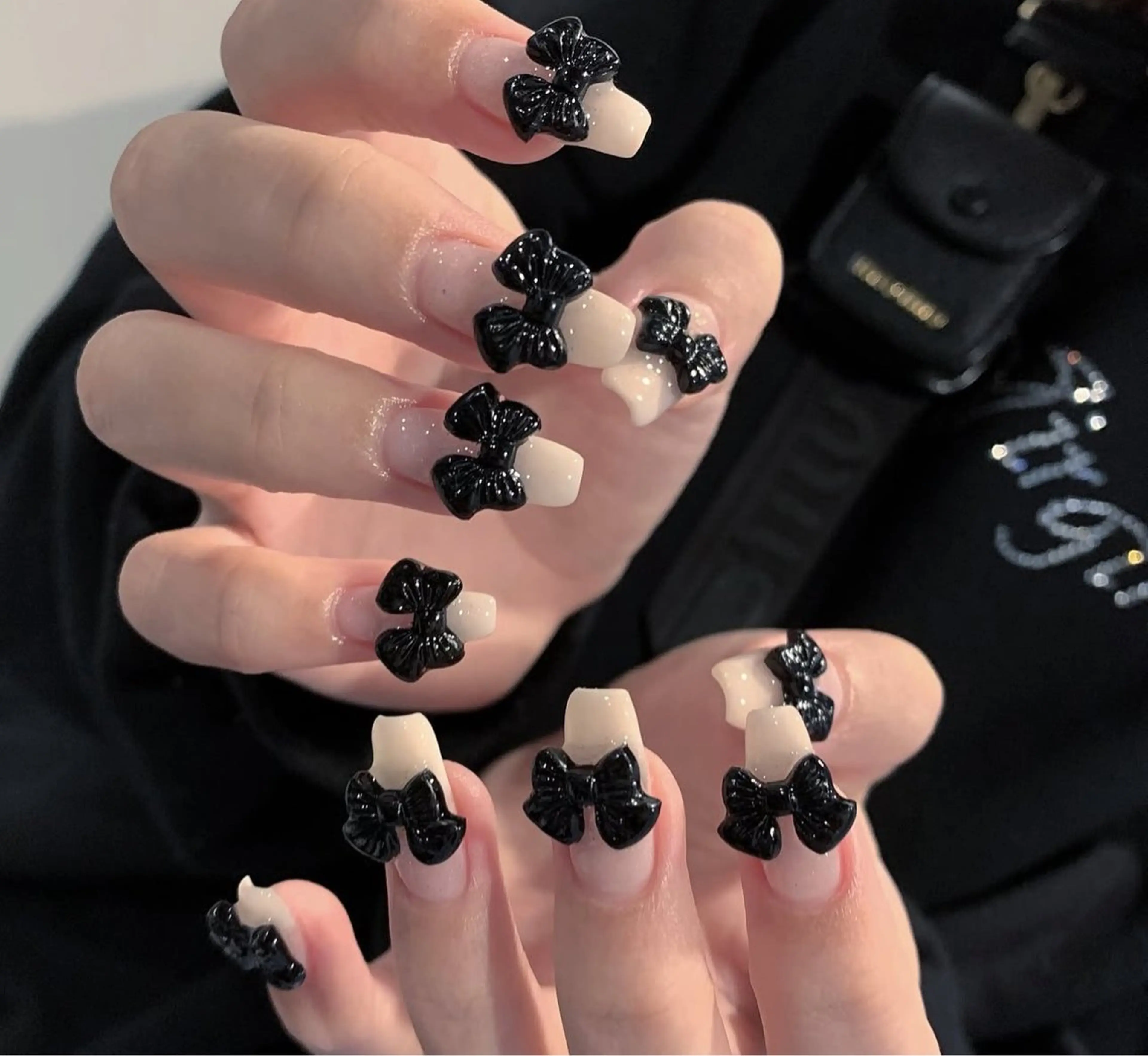ネイル オーロラネイル フレンチネイル ジェルネイル ハロウィン キラキラネイル H.baby Nail Salon所属・H.baby Nail Salonのネイルデザイン