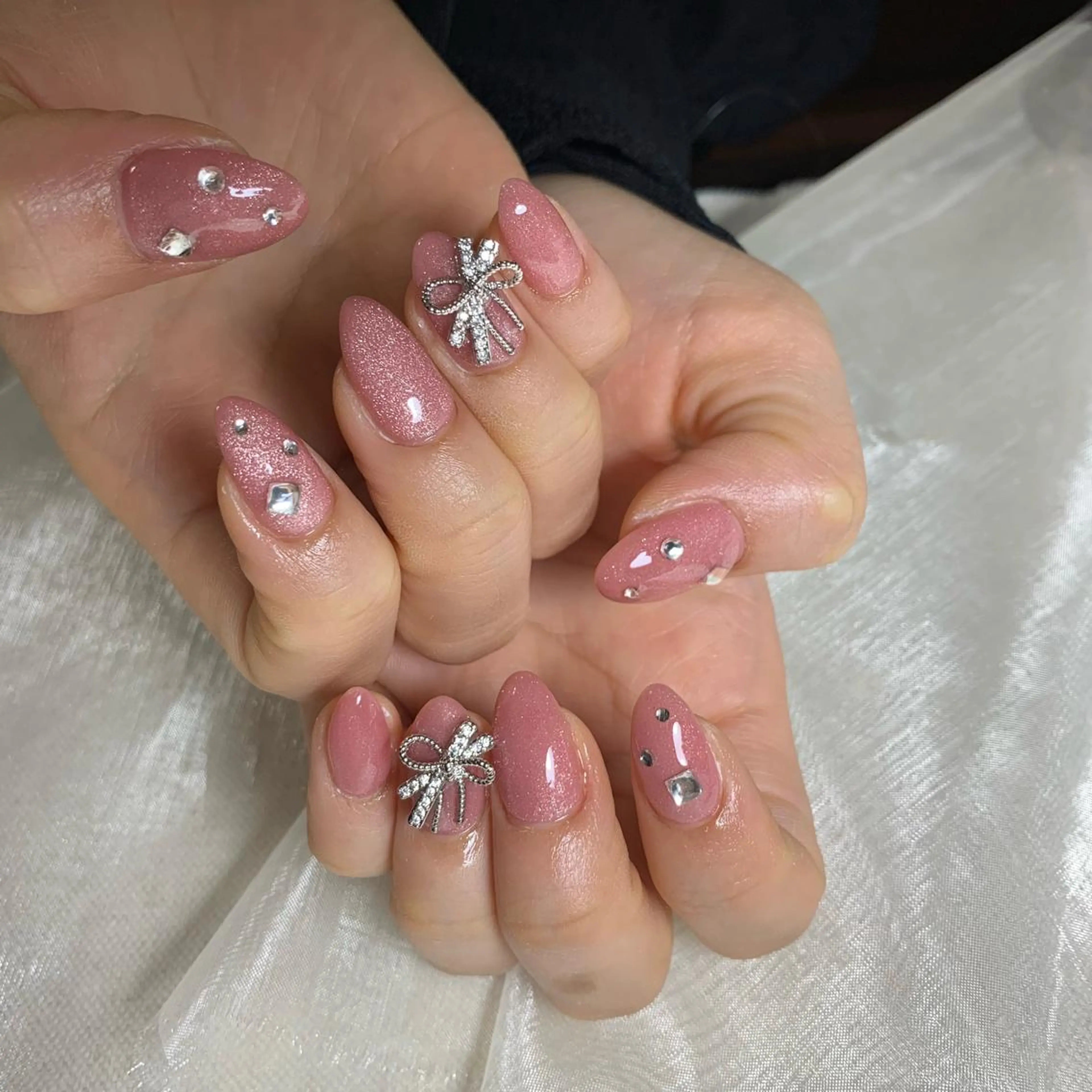 ネイル リボン repos~ルポ~所属・里見 麗のネイルデザイン