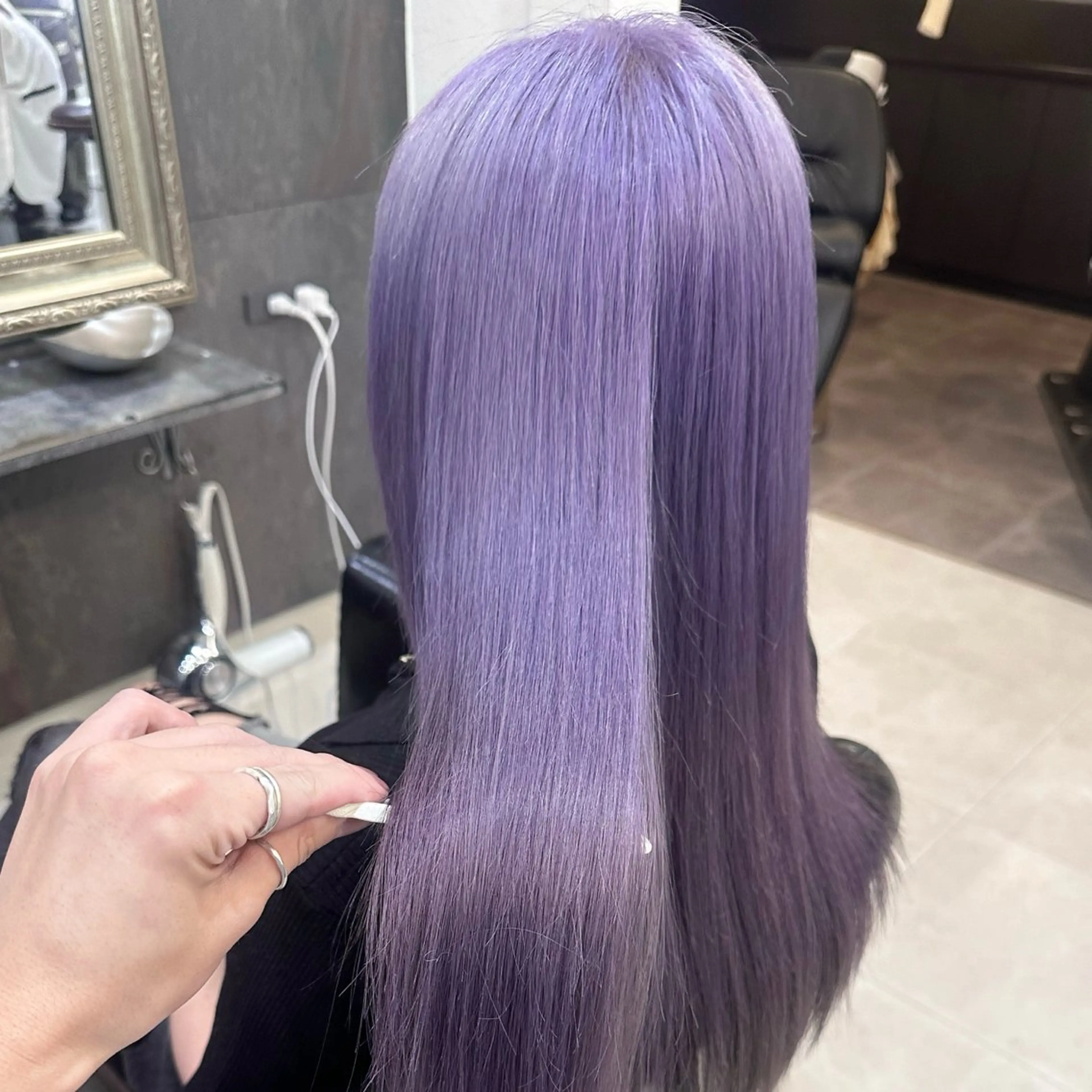 ロング カラー ブリーチ 透明感カラー ラベンダーカラー 牧原歩夢/レイヤー /ウルフ/ブリーチのヘアスタイル