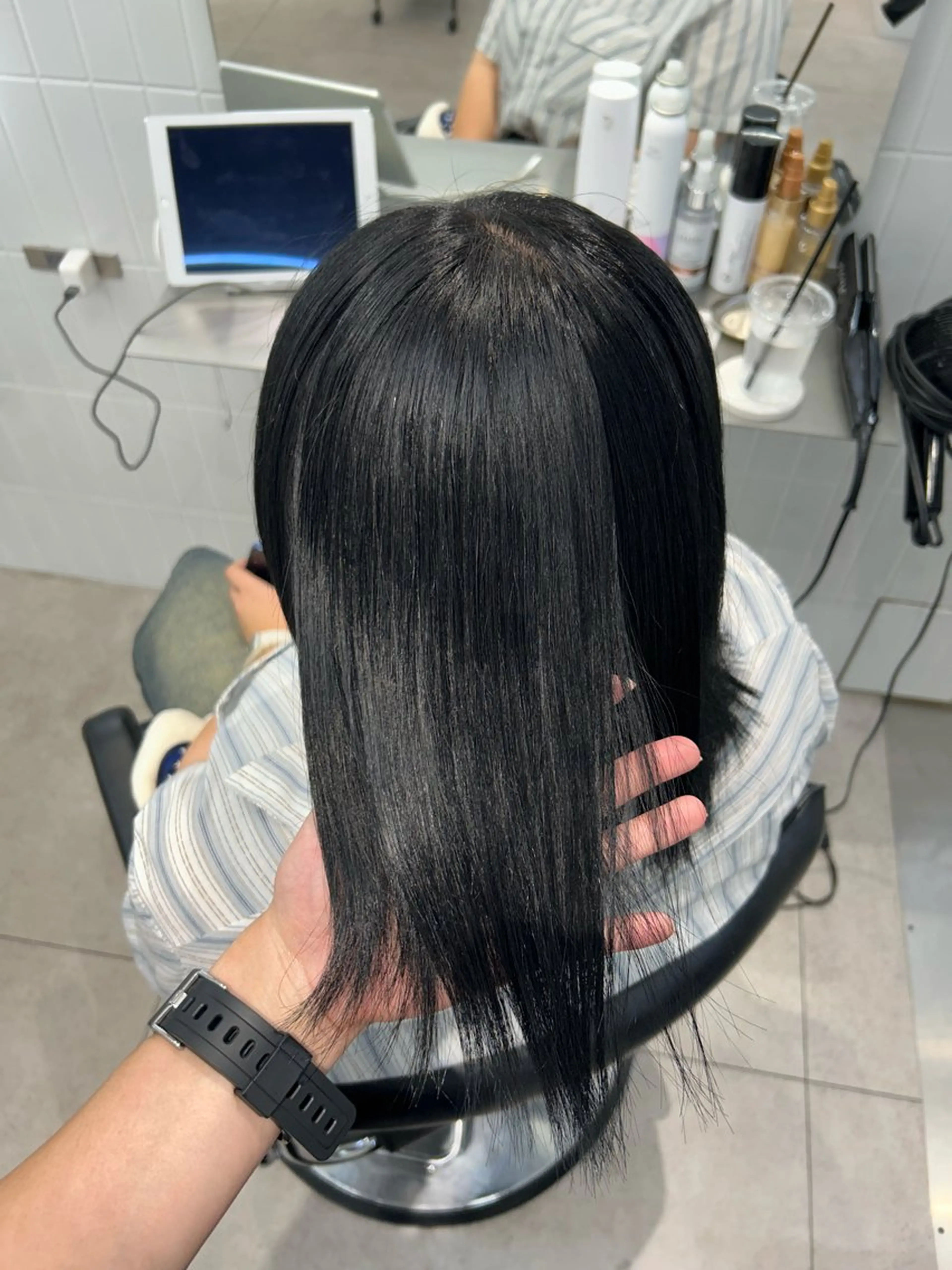 ミディアム カット ヘアカラー 🤍ハル🤍/モテ髪 ヘア🎀/ハイトーンのヘアスタイル