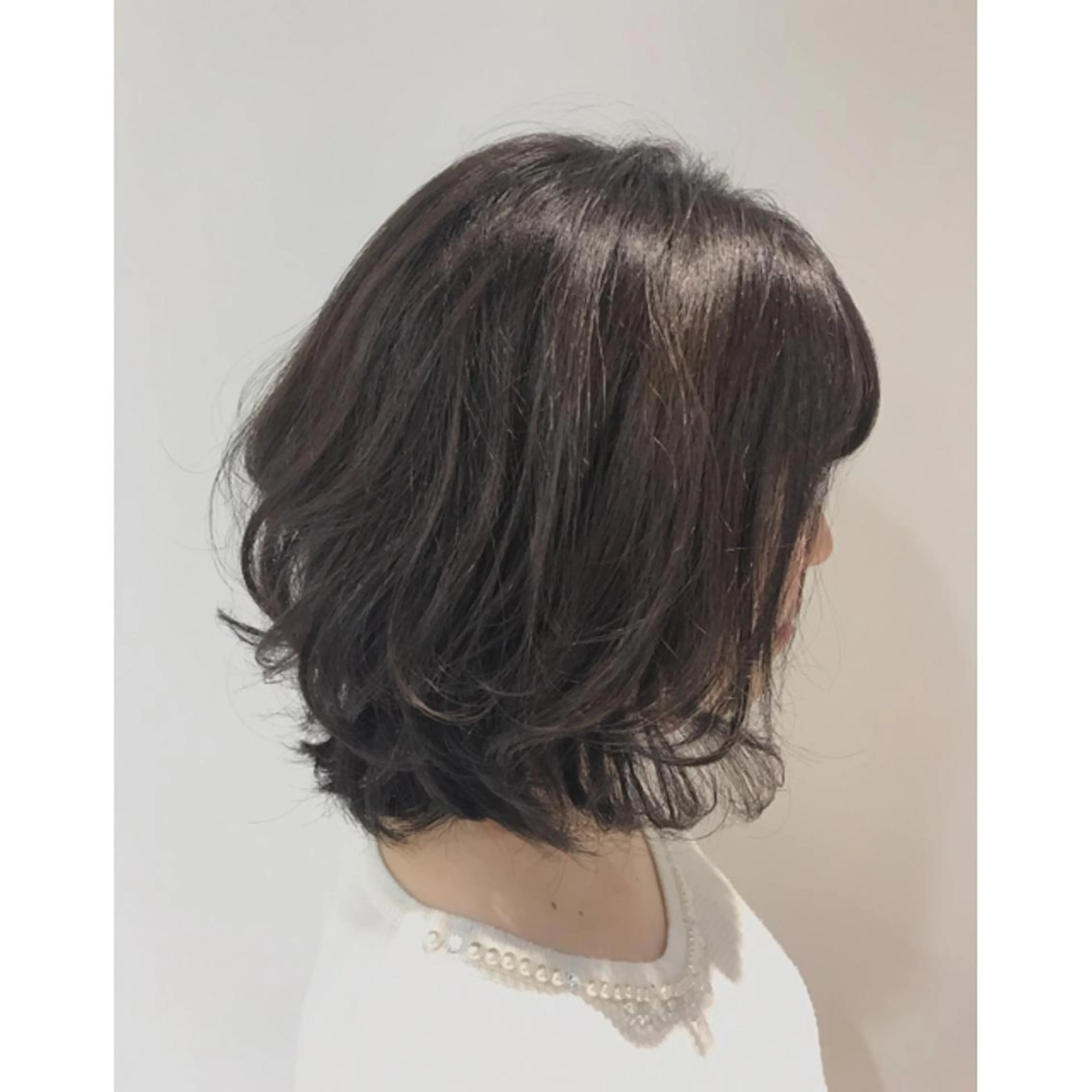 ミディアム カラー ボブレイヤー アッシュ ボブ レイヤーカット 若林 美由希のヘアスタイル