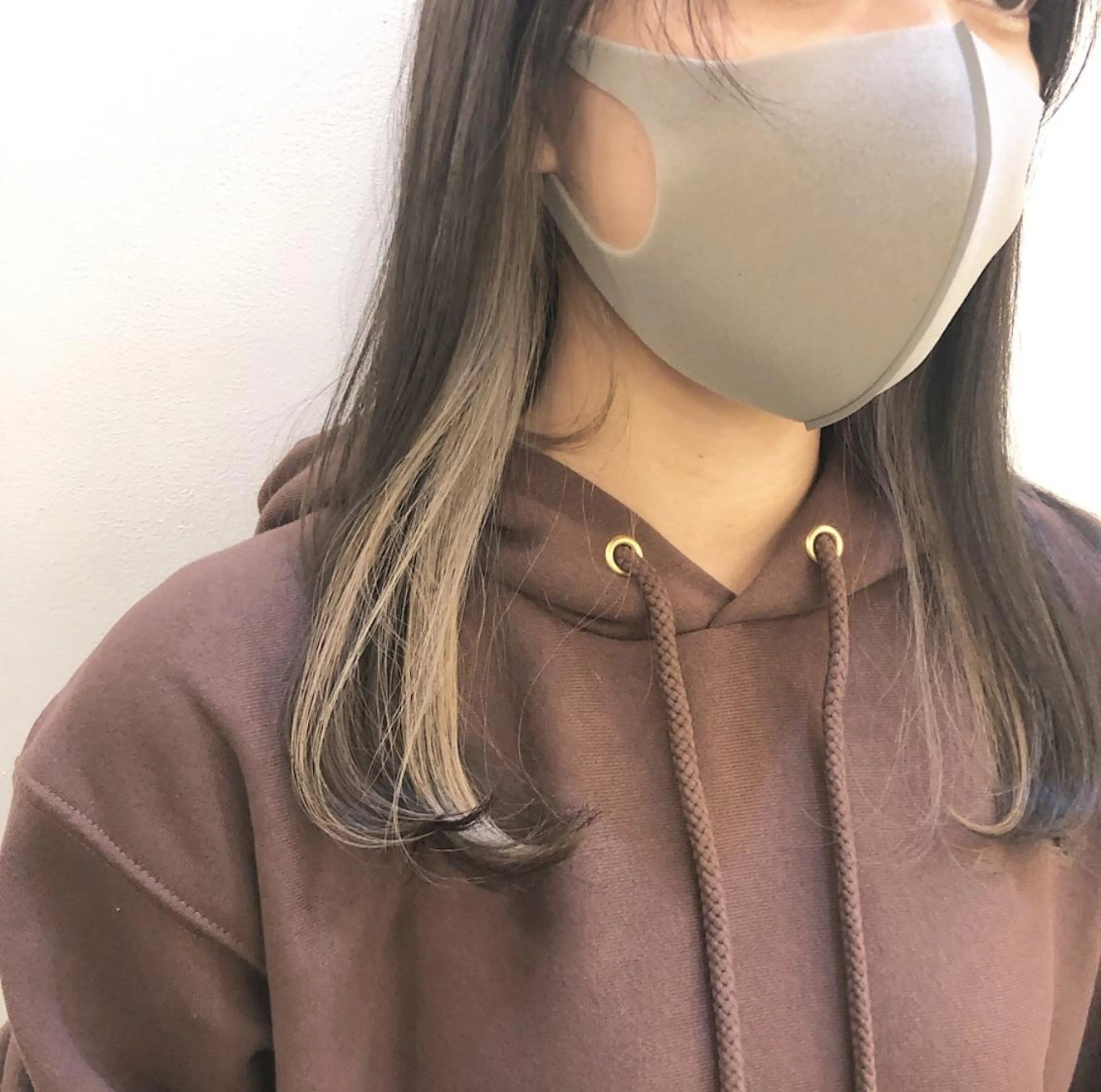 ロング カラー ヘアカラー トリートメント 坂田 友梨奈のヘアスタイル