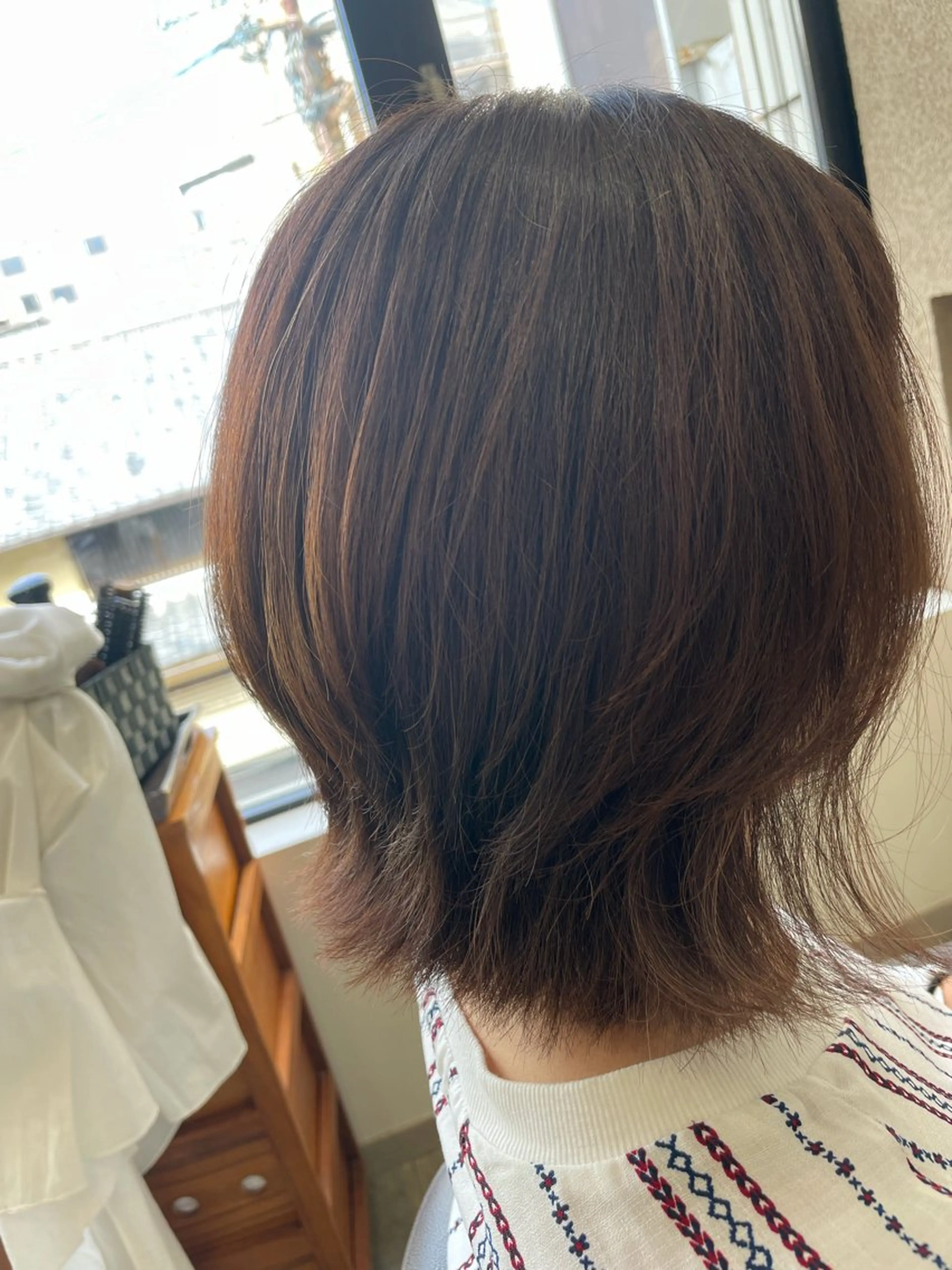 ミディアム ミディアムレイヤー レイヤーカット 小顔カット カット 勘場 万菜華のヘアスタイル
