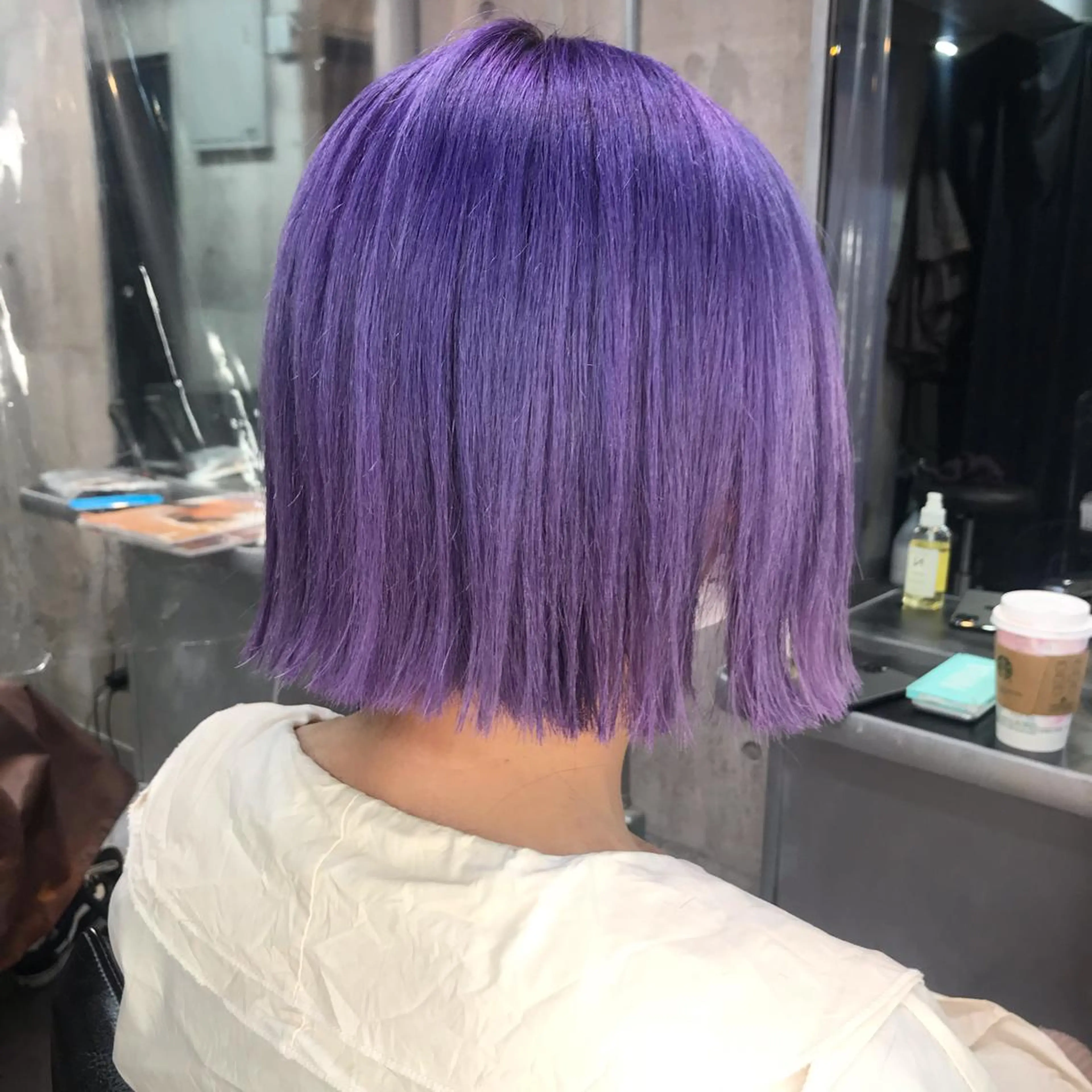 ミディアム カラー バイオレットカラー ボブ ホワイト&レイヤーカ ットエクステ長畠俊輔のヘアスタイル