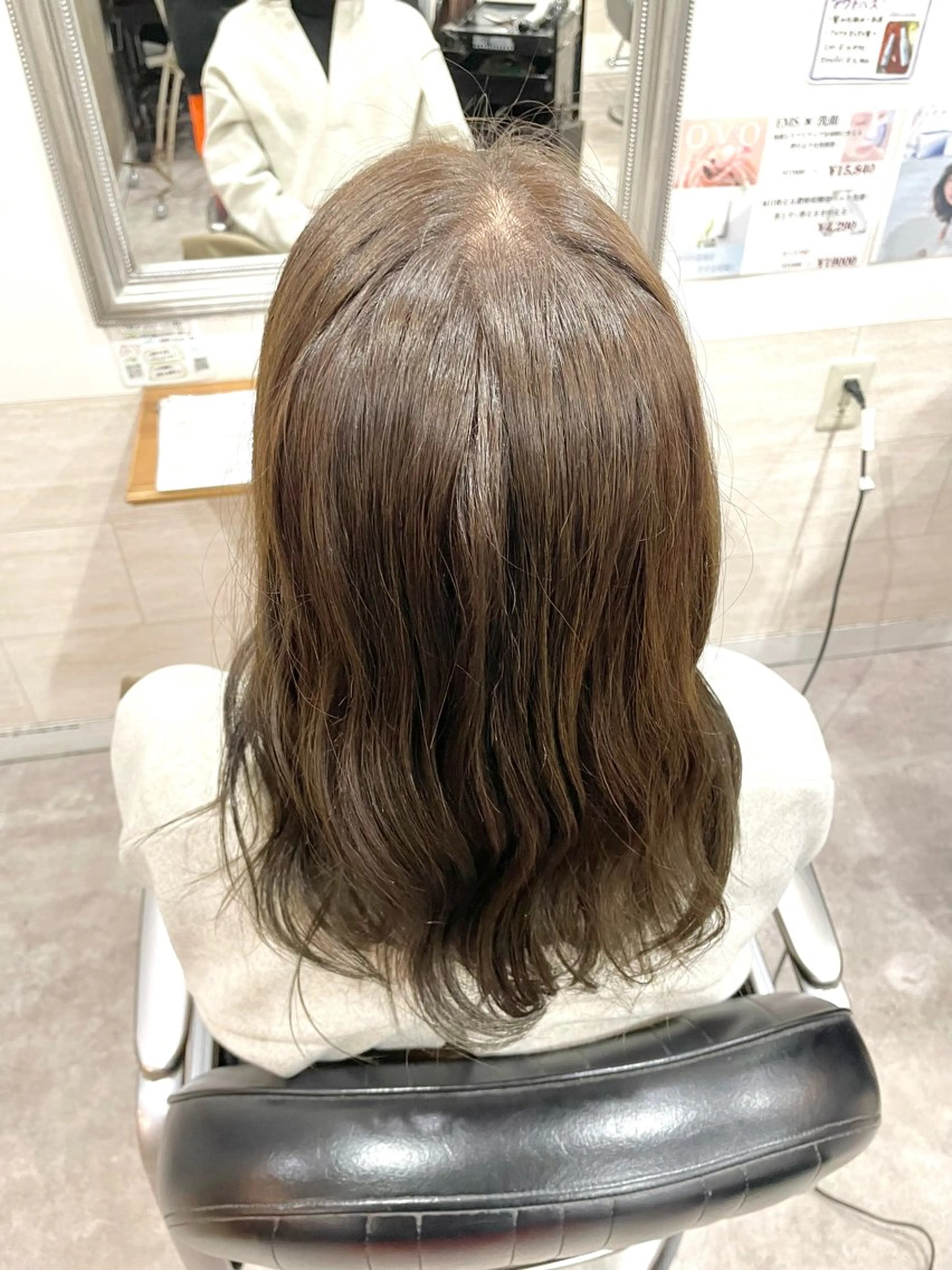 セミロング カラー ヘアカラー 堀川 希歩のヘアスタイル