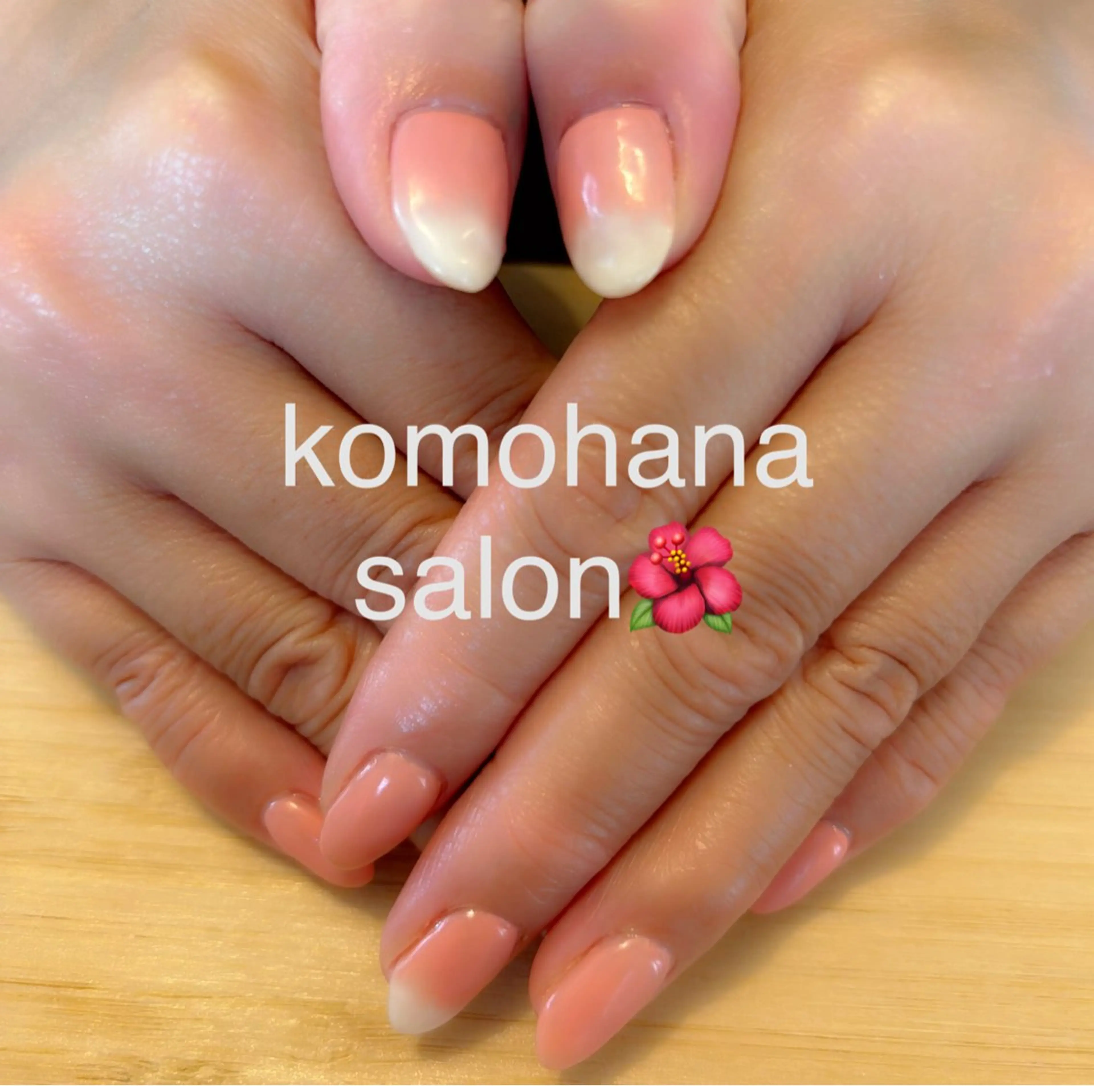 ネイル ワンカラーネイル ピンク ホワイト komohana salon🌺のネイルデザイン