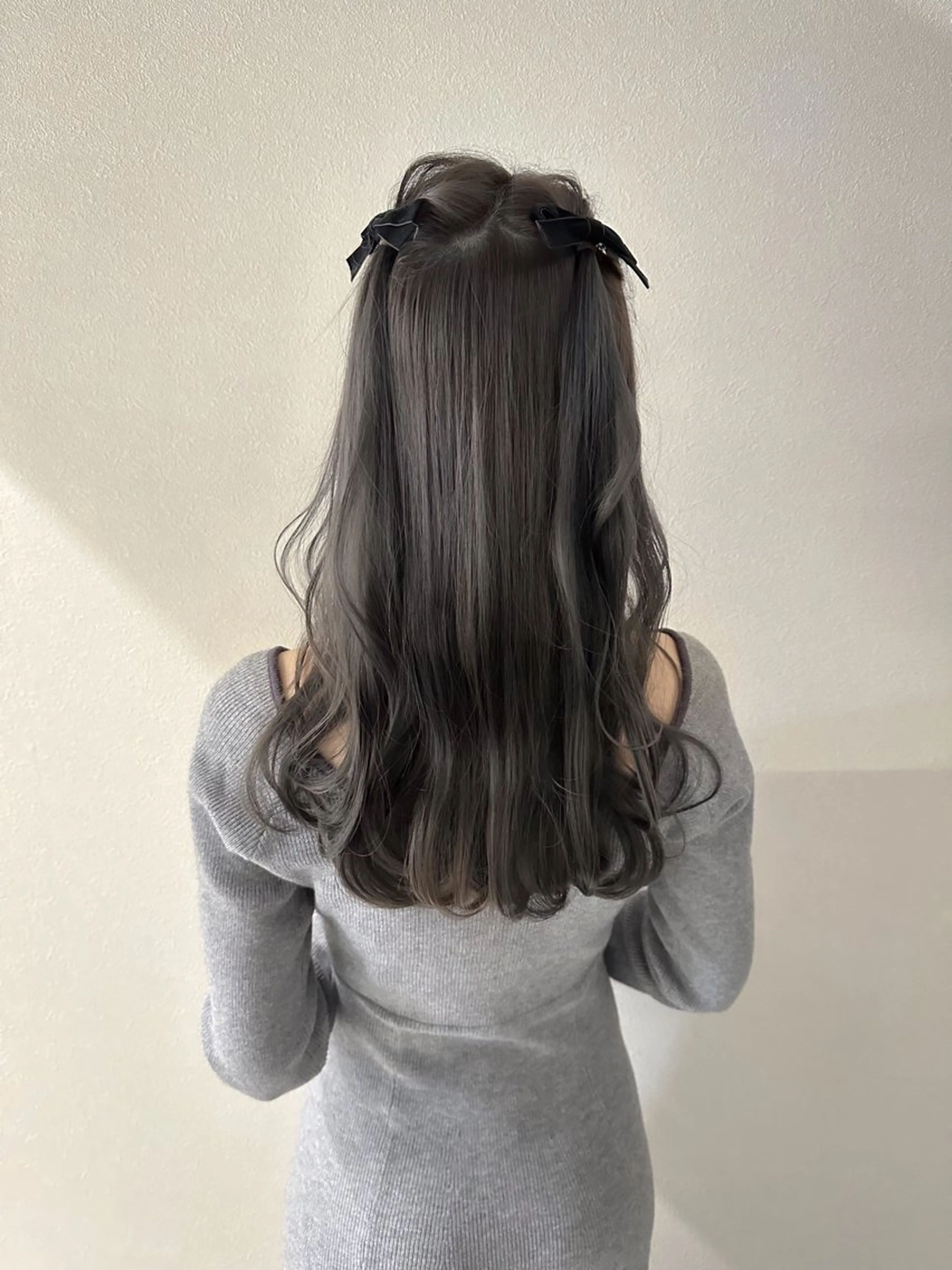 セミロング カラー ヘアアレンジ ブリーチ autre所属・大久保 ひでなりのヘアスタイル