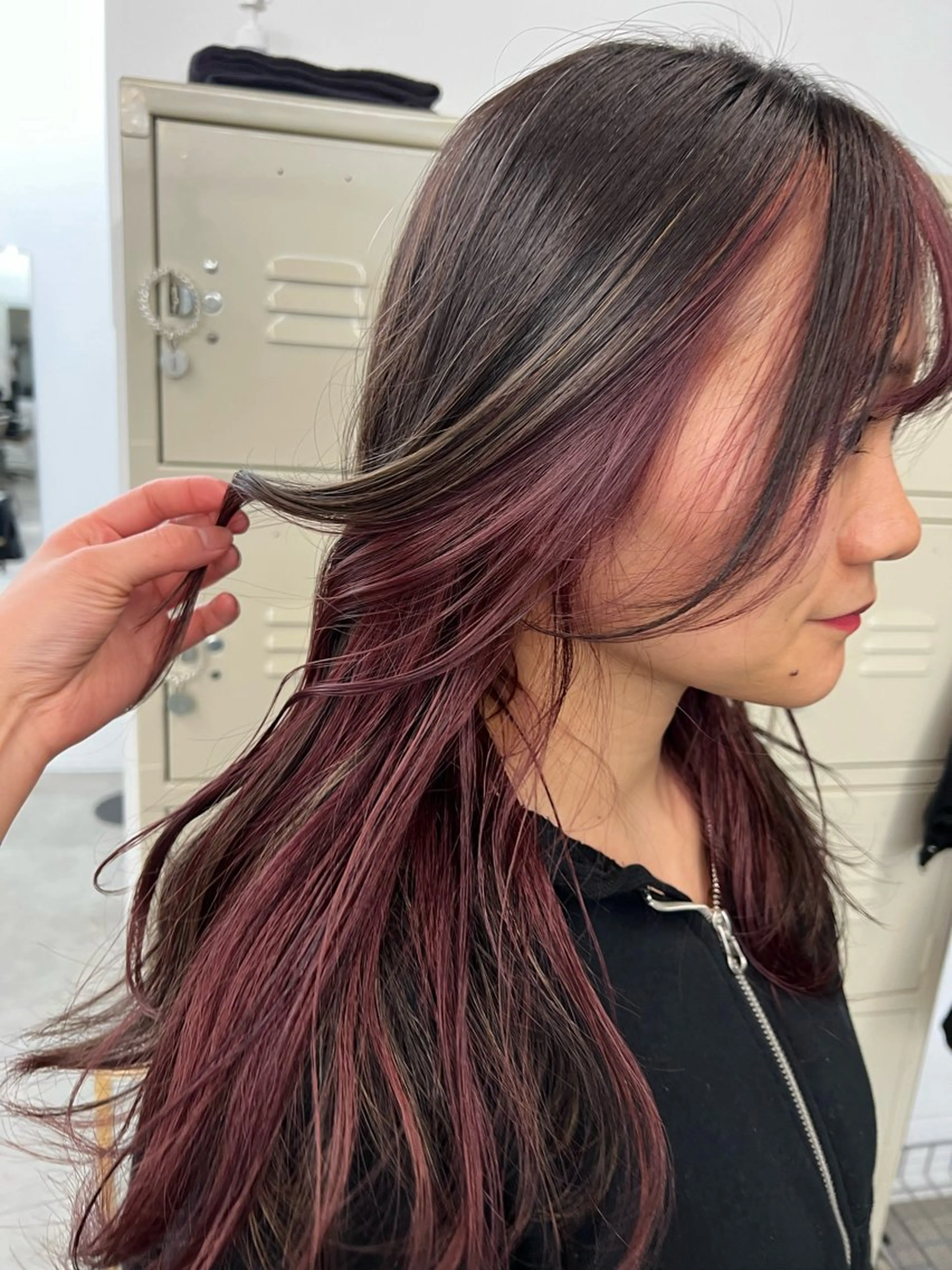 ロング カラー ブリーチ ラベンダーカラー ピンクカラー ピンクラベンダー パーマ×透明感カラー MIOのヘアスタイル