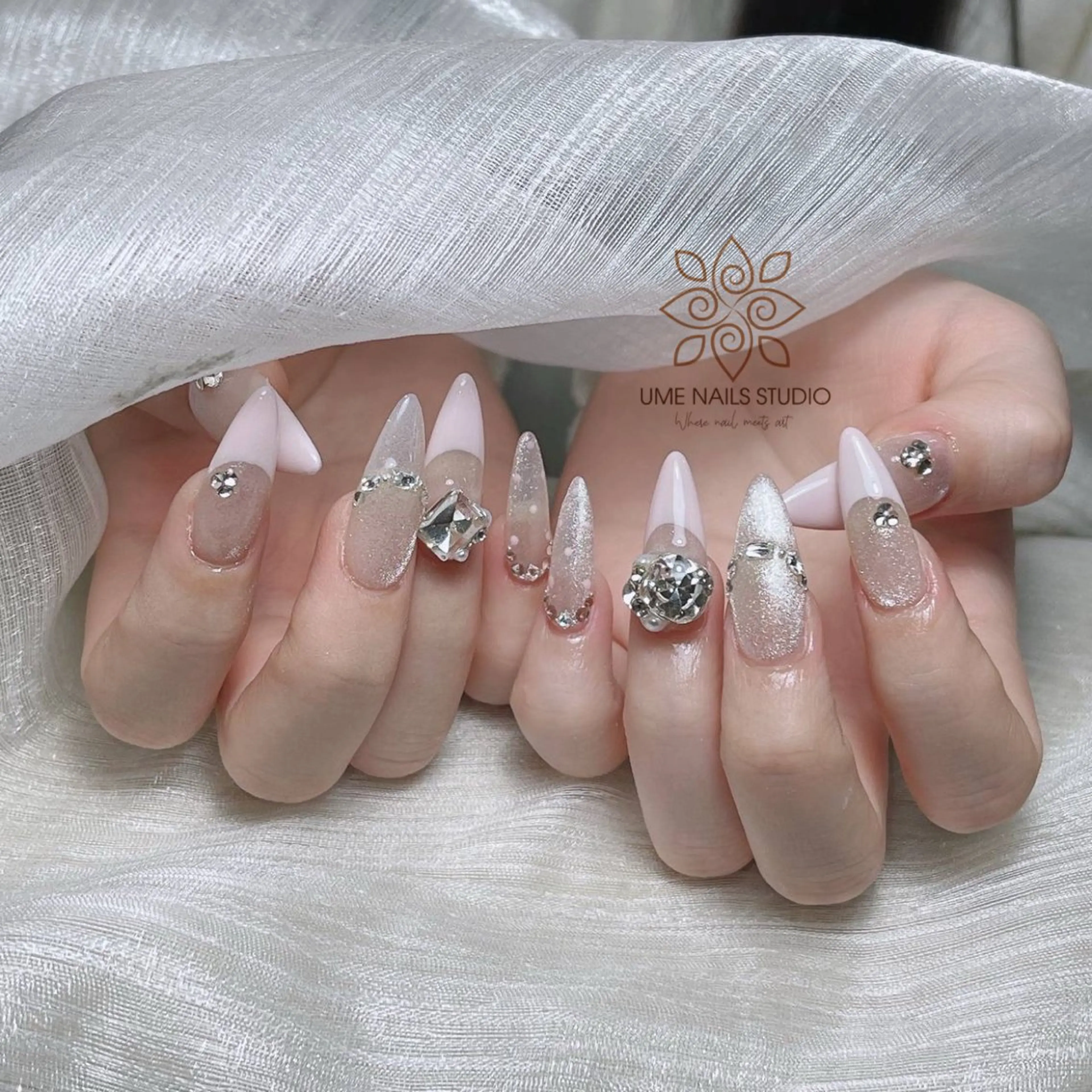 ネイル チークネイル クリアネイル ガーリー キラキラネイル 韓国ネイル ハンドネイル Ume Nail Studioのネイルデザイン