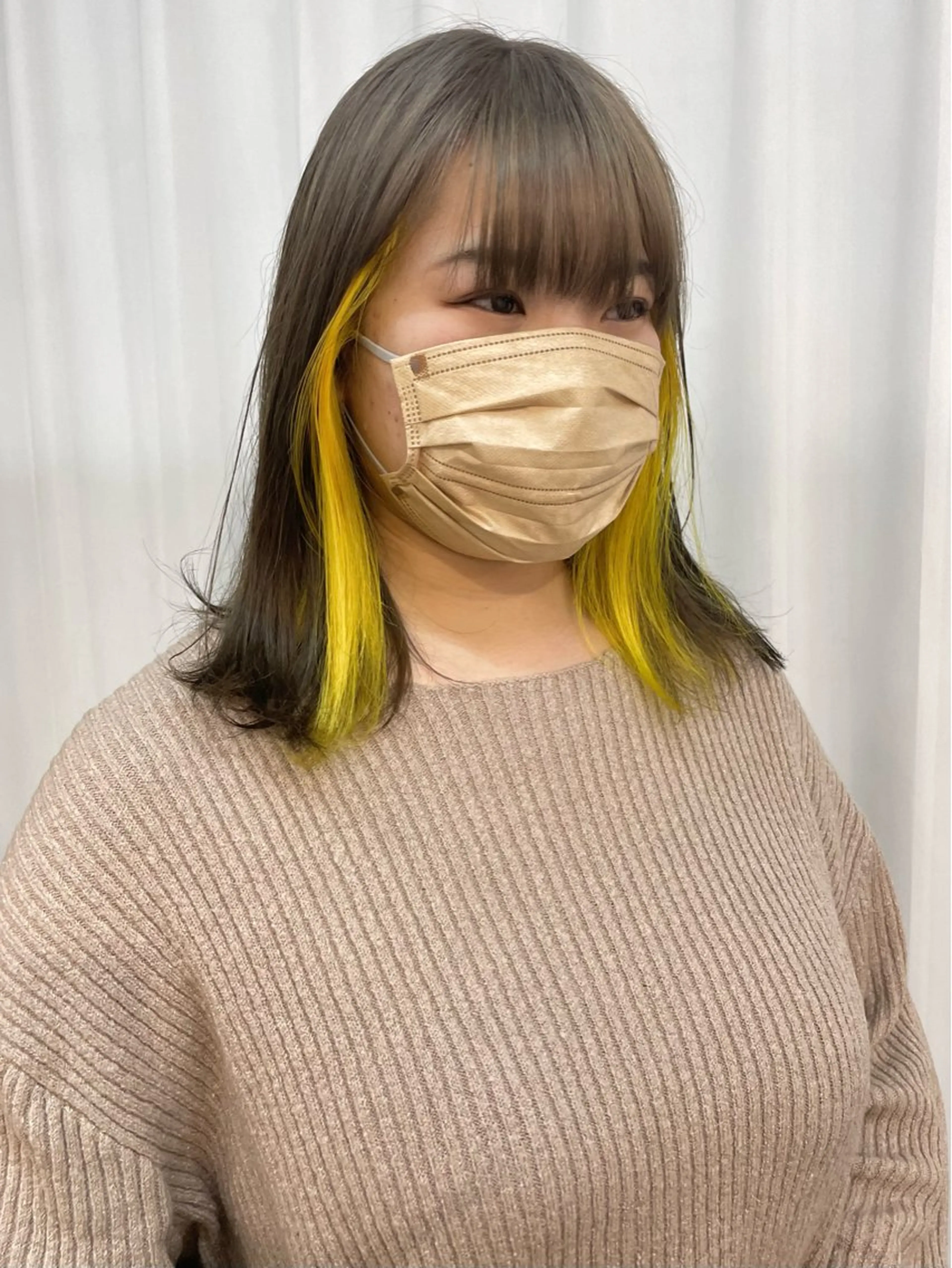 セミロング カラー イエローカラー lani hair salon所属・SHOTO ハイトー ン/デザインカラーのヘアスタイル